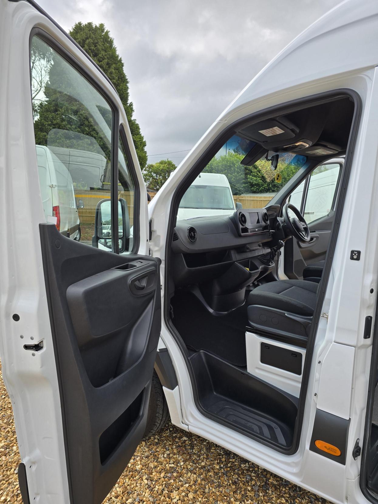 Mercedes-Benz Sprinter 2.1 311 CDI Panel Van 5dr Diesel Manual RWD L3 H2 Euro 6 (114 ps)