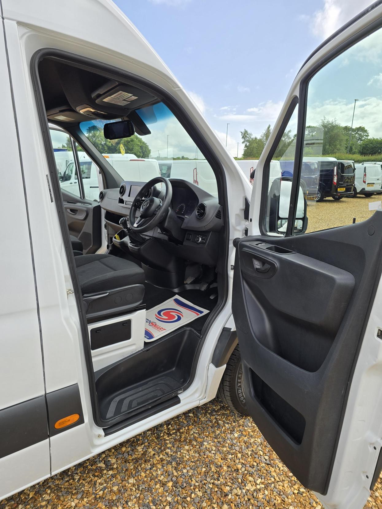 Mercedes-Benz Sprinter 2.1 311 CDI Panel Van 5dr Diesel Manual RWD L3 H2 Euro 6 (114 ps)