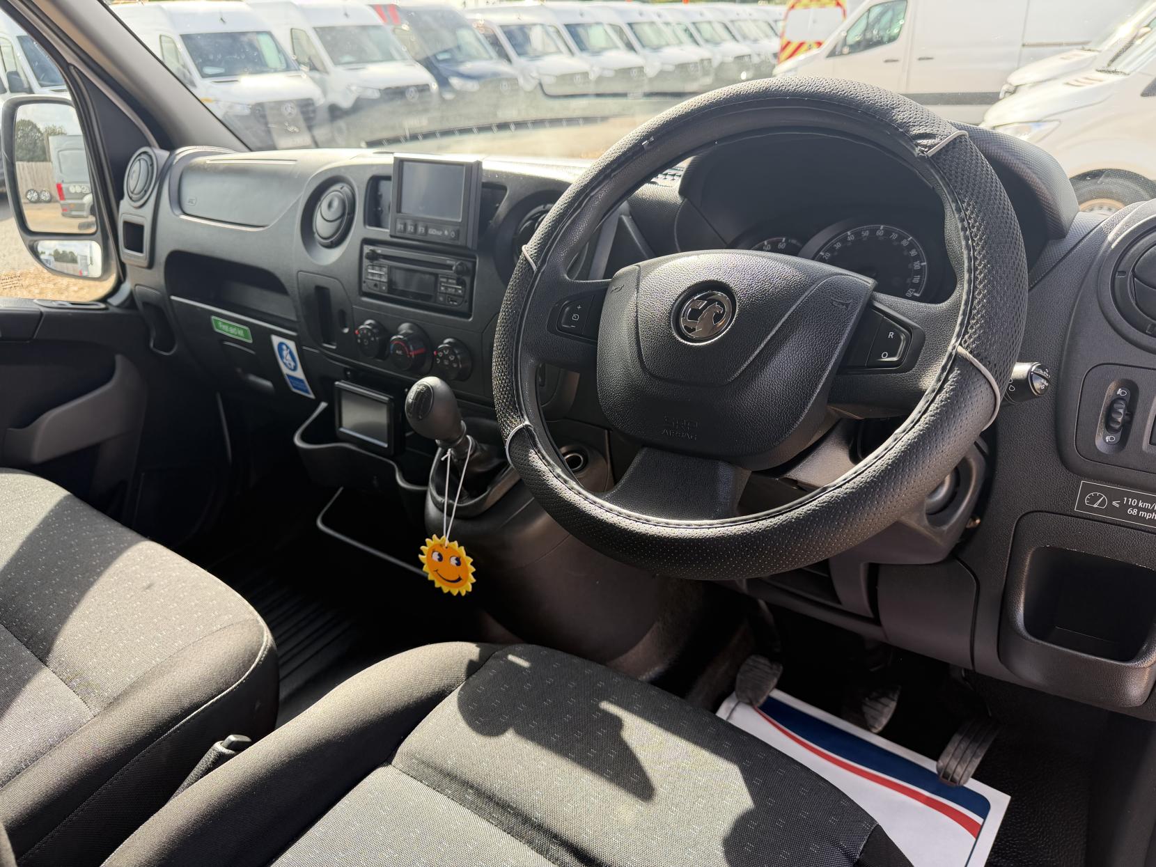 2019 Vauxhall Movano - Thumbnail 2