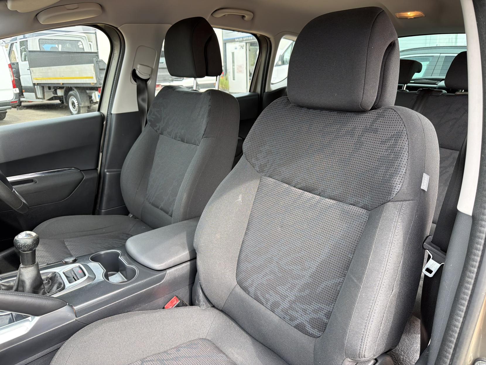 2013 Peugeot 3008 1.6 VTi Active SUV 5dr Petrol Manual Euro 5 (120 ps) - Thumbnail 24