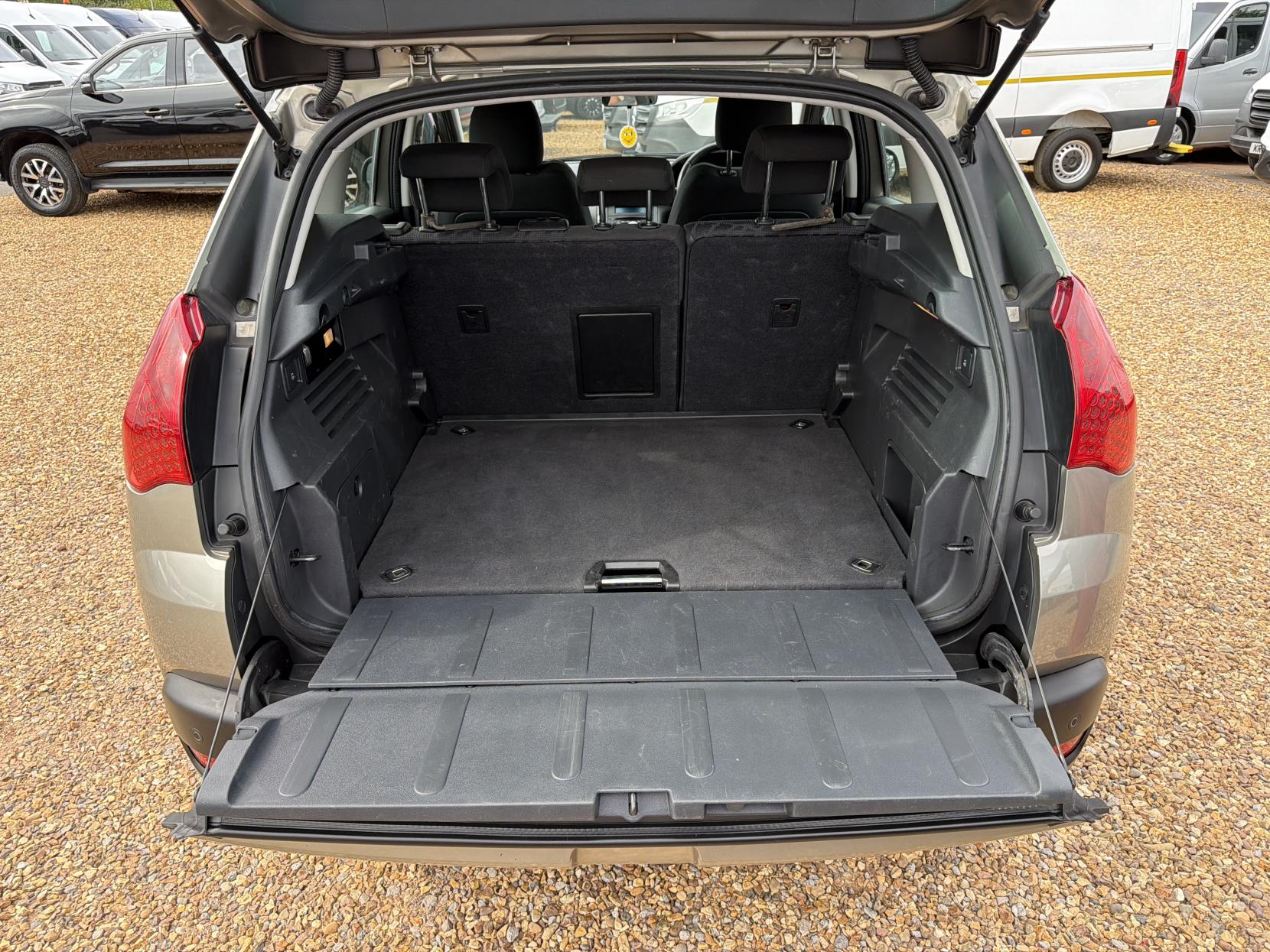 2013 Peugeot 3008 1.6 VTi Active SUV 5dr Petrol Manual Euro 5 (120 ps) - Thumbnail 11