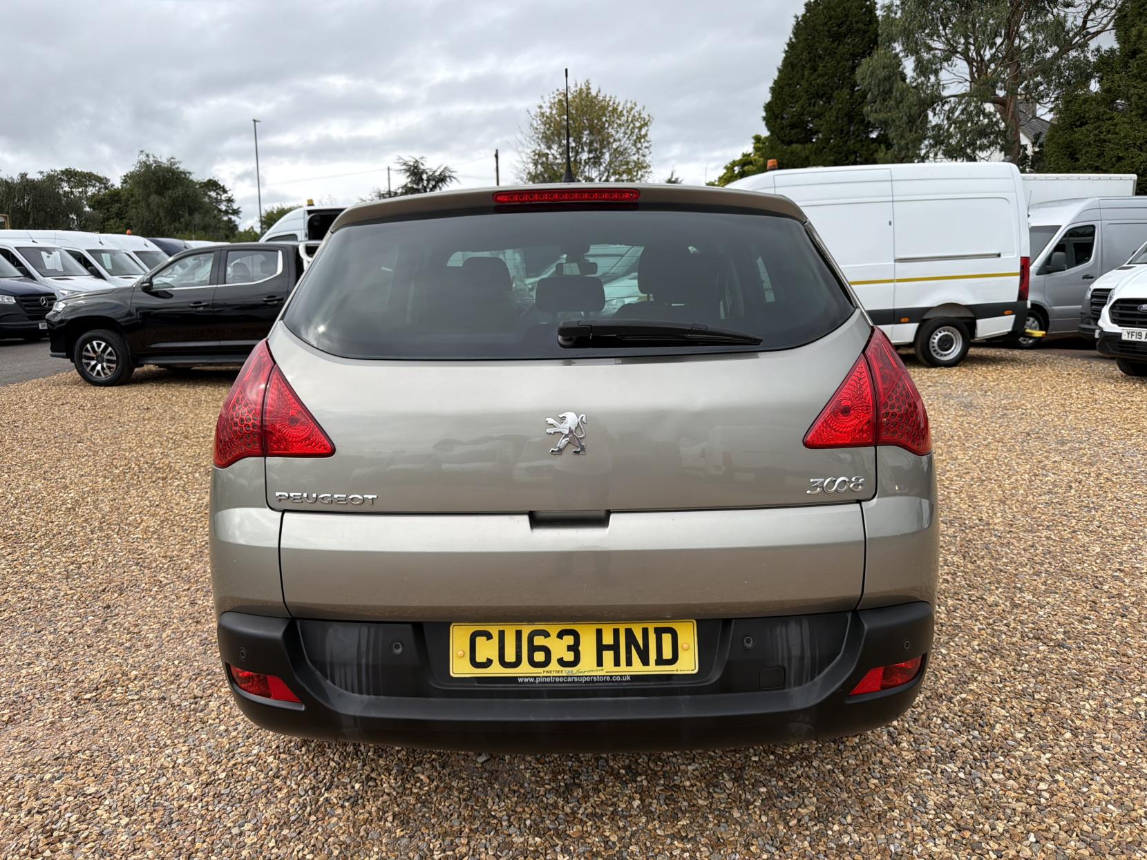 2013 Peugeot 3008 1.6 VTi Active SUV 5dr Petrol Manual Euro 5 (120 ps) - Thumbnail 10