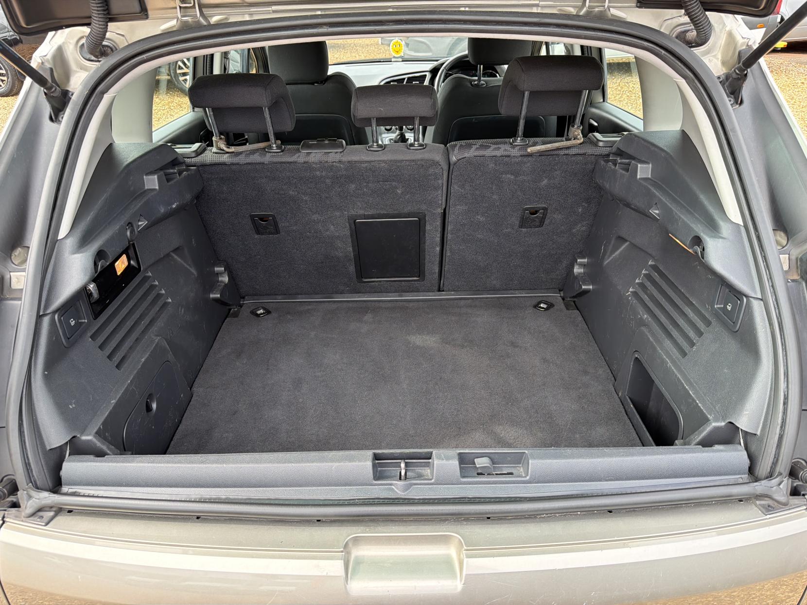 2013 Peugeot 3008 1.6 VTi Active SUV 5dr Petrol Manual Euro 5 (120 ps) - Thumbnail 3