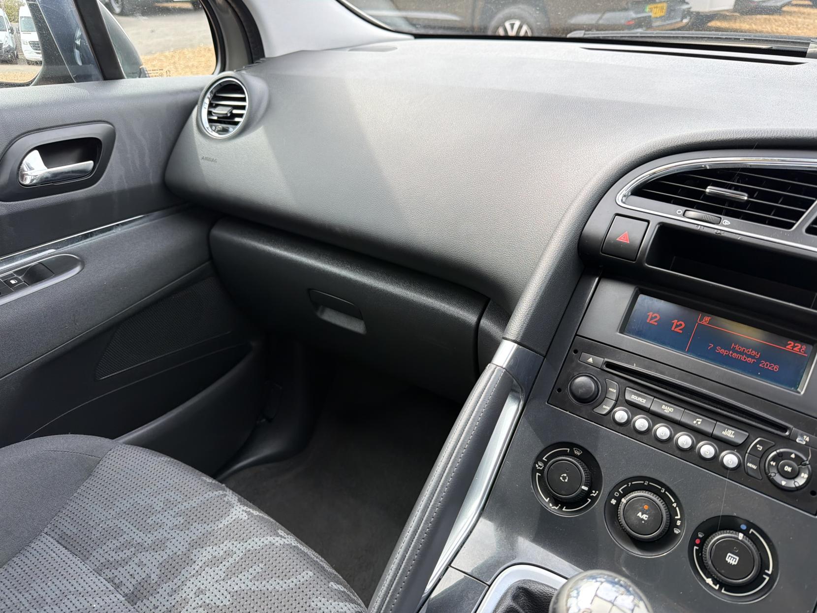 2013 Peugeot 3008 1.6 VTi Active SUV 5dr Petrol Manual Euro 5 (120 ps) - Thumbnail 31