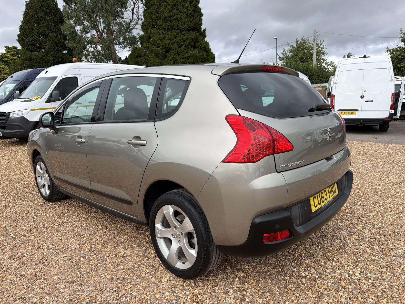 2013 Peugeot 3008 1.6 VTi Active SUV 5dr Petrol Manual Euro 5 (120 ps) - Thumbnail 9