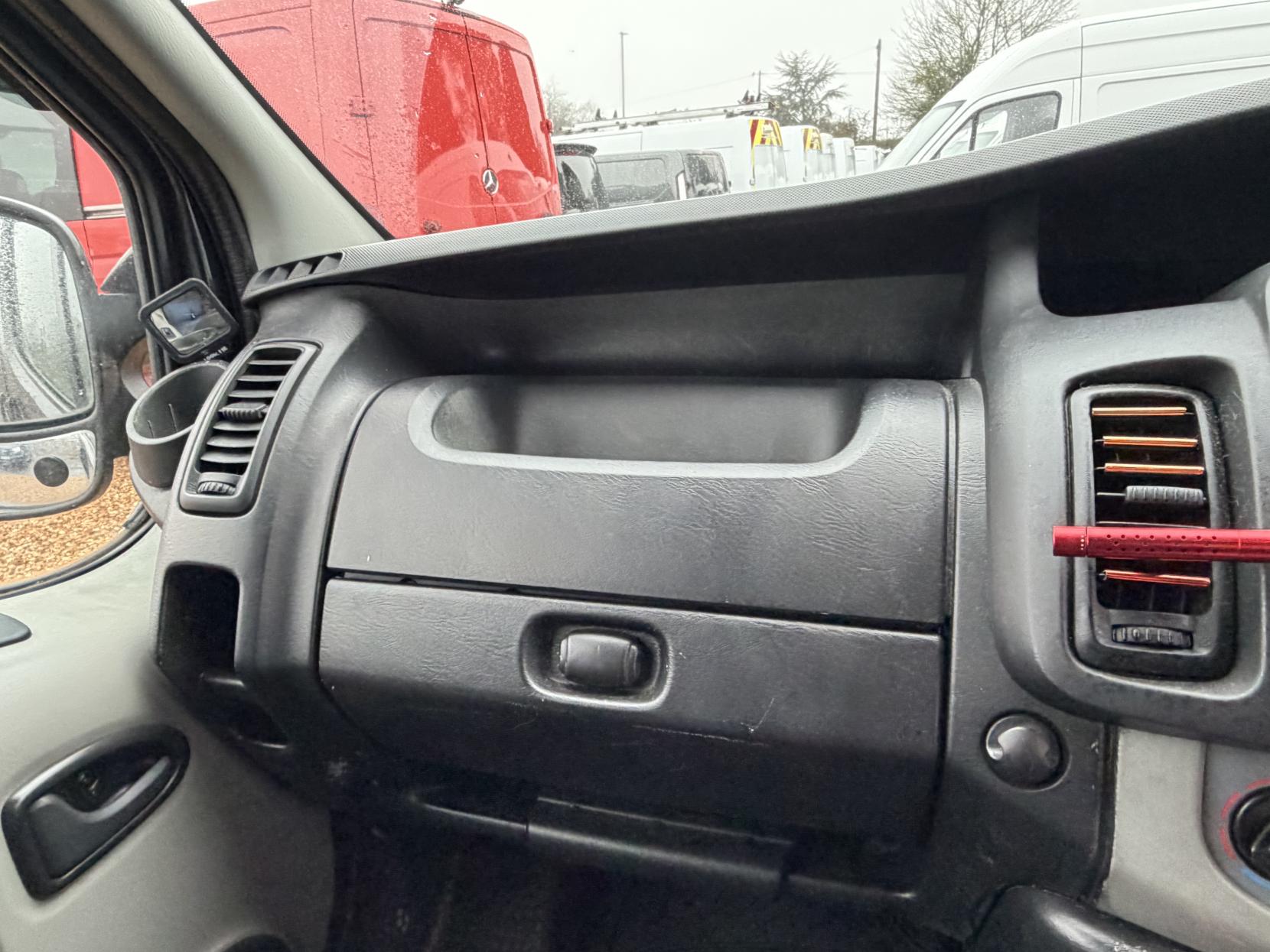 Renault Trafic 2.0 dCi LL29 Sport Crew Van 4dr Diesel Manual L3 H1 (Phase 3, 6 Seats) (207 g/km, 115 bhp)