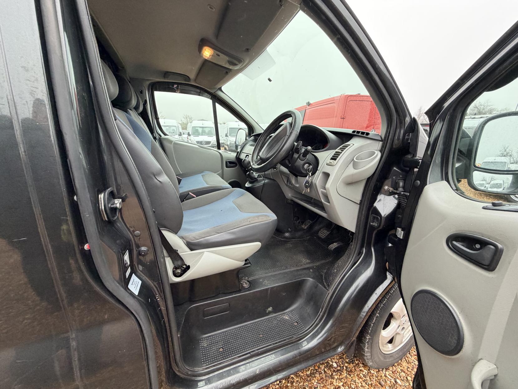 Renault Trafic 2.0 dCi LL29 Sport Crew Van 4dr Diesel Manual L3 H1 (Phase 3, 6 Seats) (207 g/km, 115 bhp)