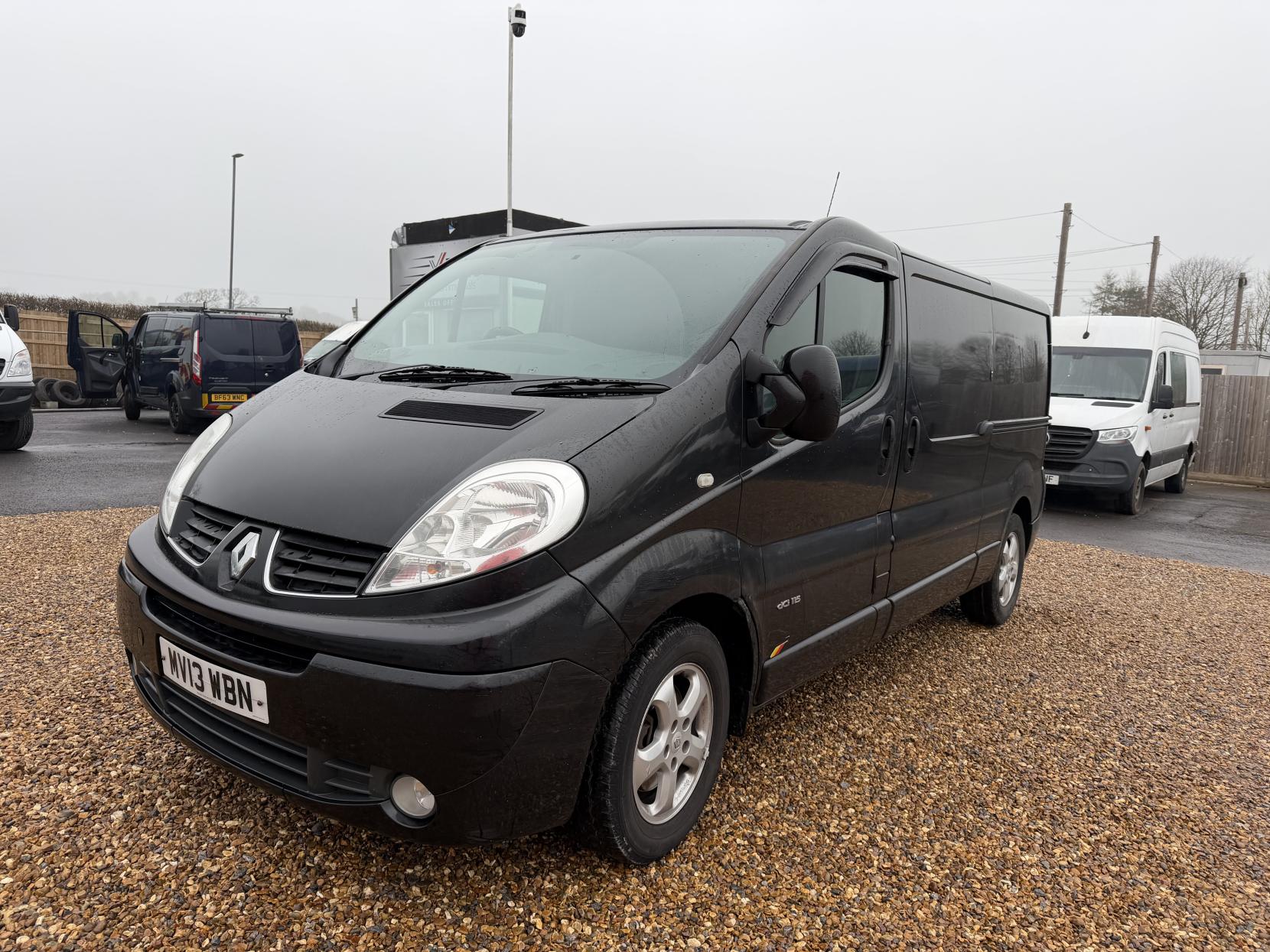 Renault Trafic 2.0 dCi LL29 Sport Crew Van 4dr Diesel Manual L3 H1 (Phase 3, 6 Seats) (207 g/km, 115 bhp)