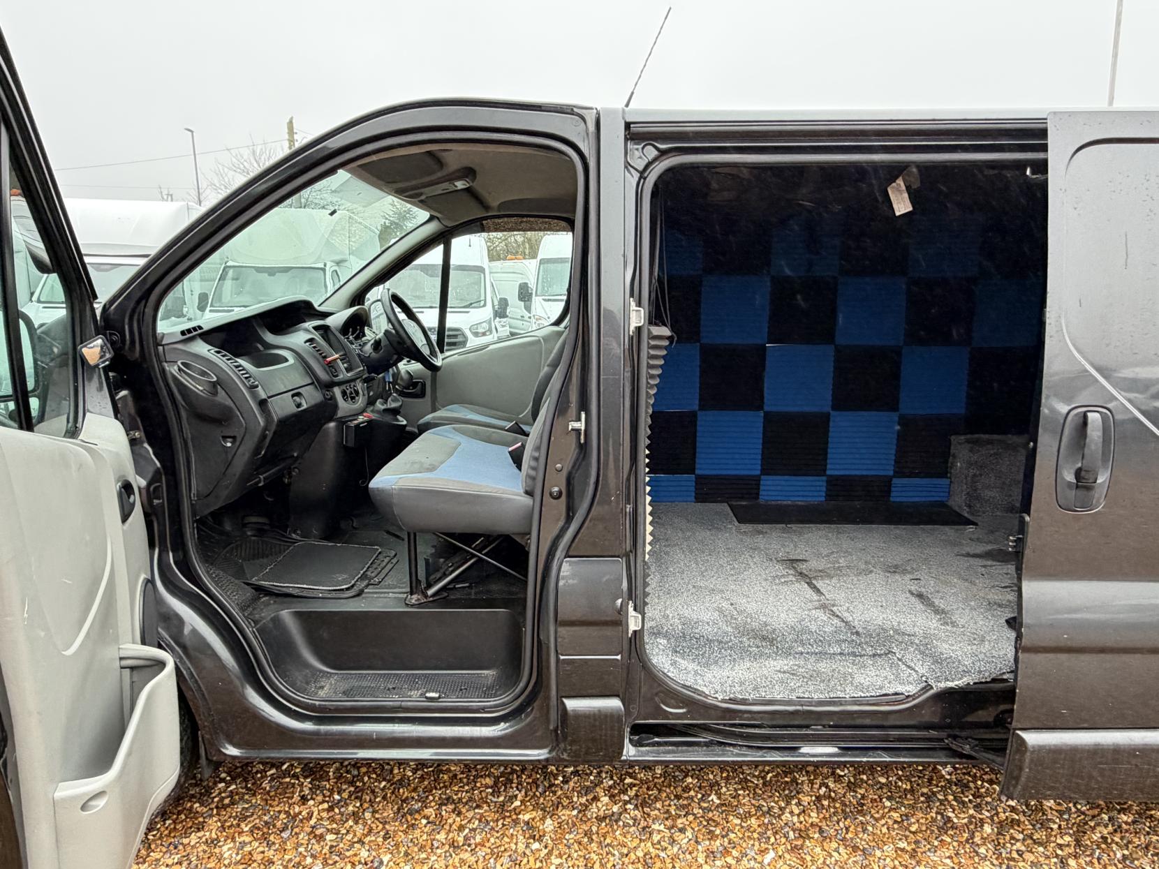 Renault Trafic 2.0 dCi LL29 Sport Crew Van 4dr Diesel Manual L3 H1 (Phase 3, 6 Seats) (207 g/km, 115 bhp)