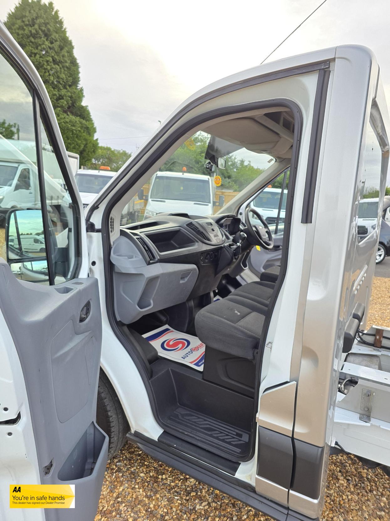 Ford Transit 2.2 TDCi 350 1-Way Tipper 2dr Diesel Manual RWD L2 Euro 5 (s/s) (1-Stop) (125 ps)