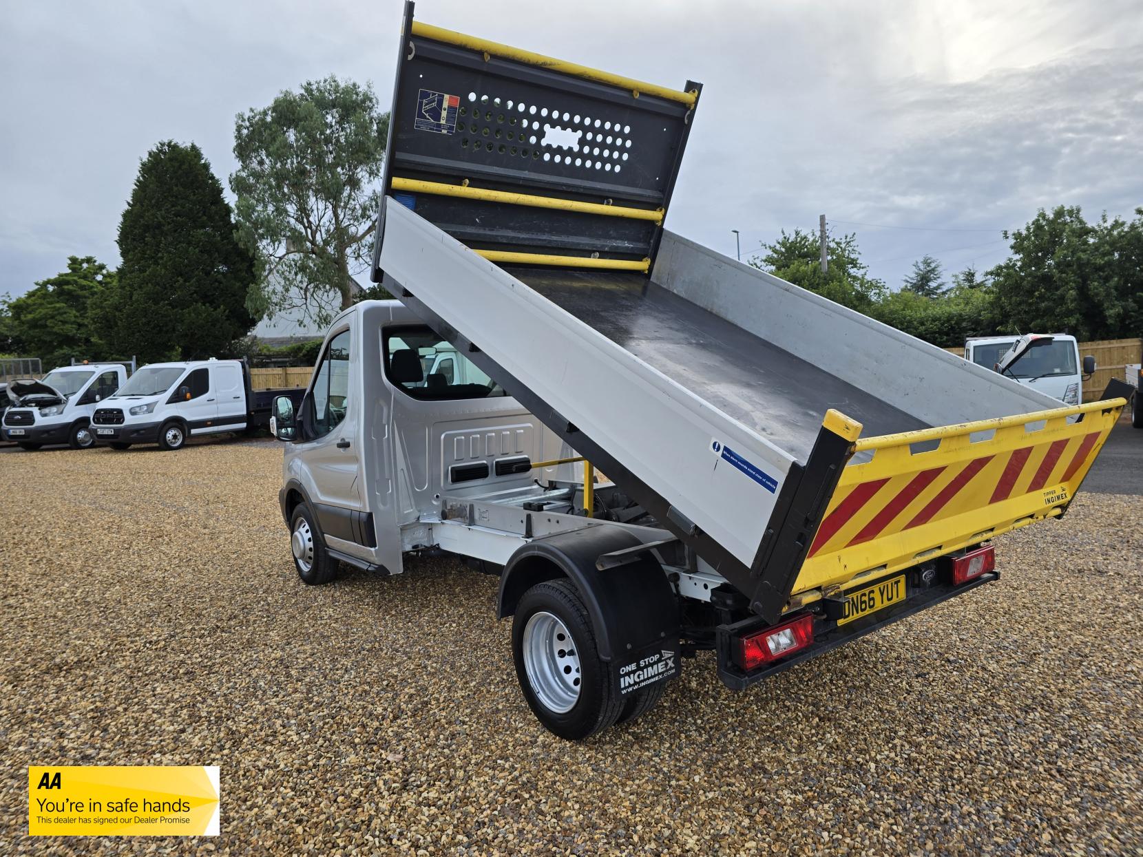 Ford Transit 2.2 TDCi 350 1-Way Tipper 2dr Diesel Manual RWD L2 Euro 5 (s/s) (1-Stop) (125 ps)