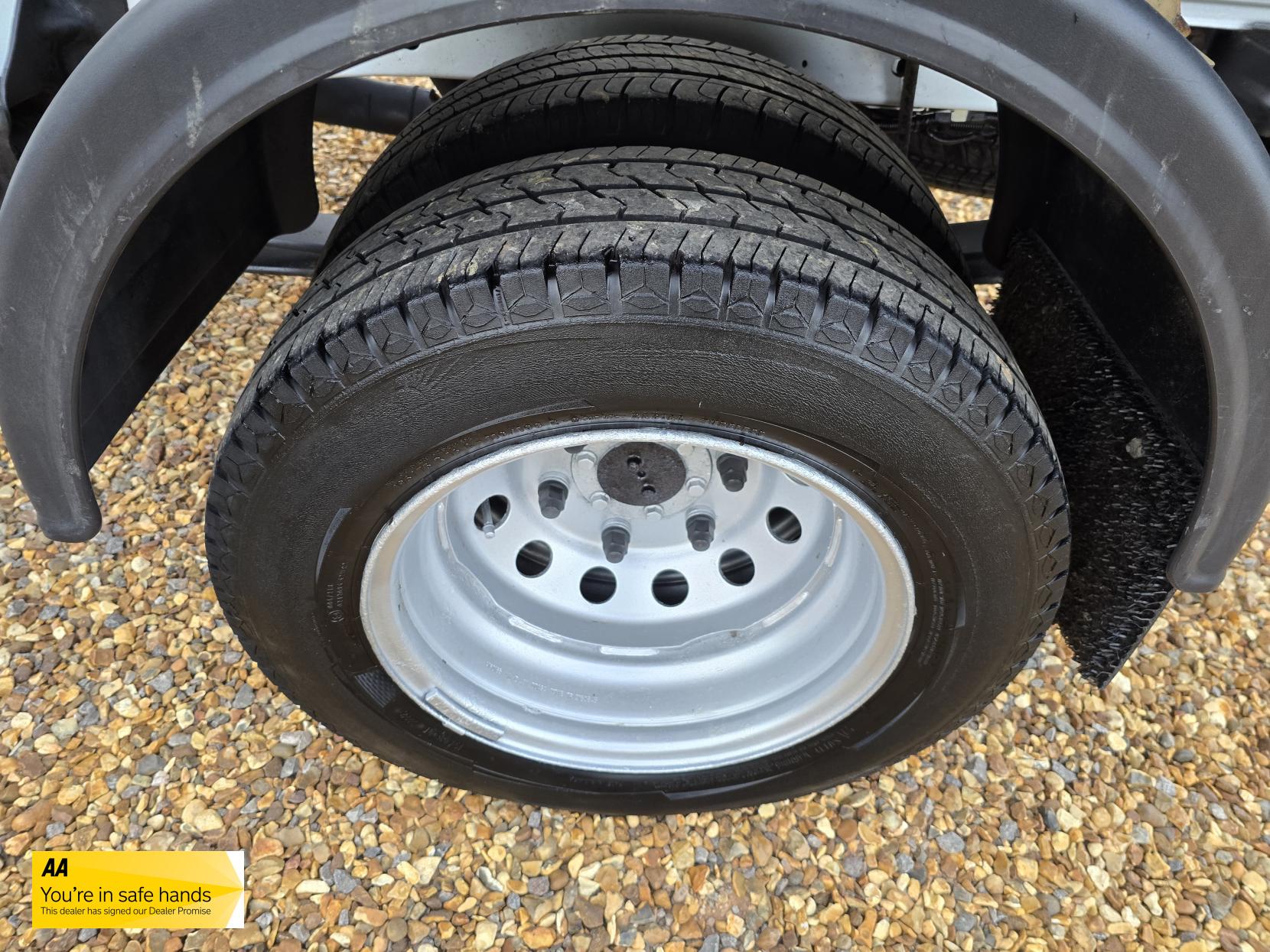 Ford Transit 2.2 TDCi 350 1-Way Tipper 2dr Diesel Manual RWD L2 Euro 5 (s/s) (1-Stop) (125 ps)
