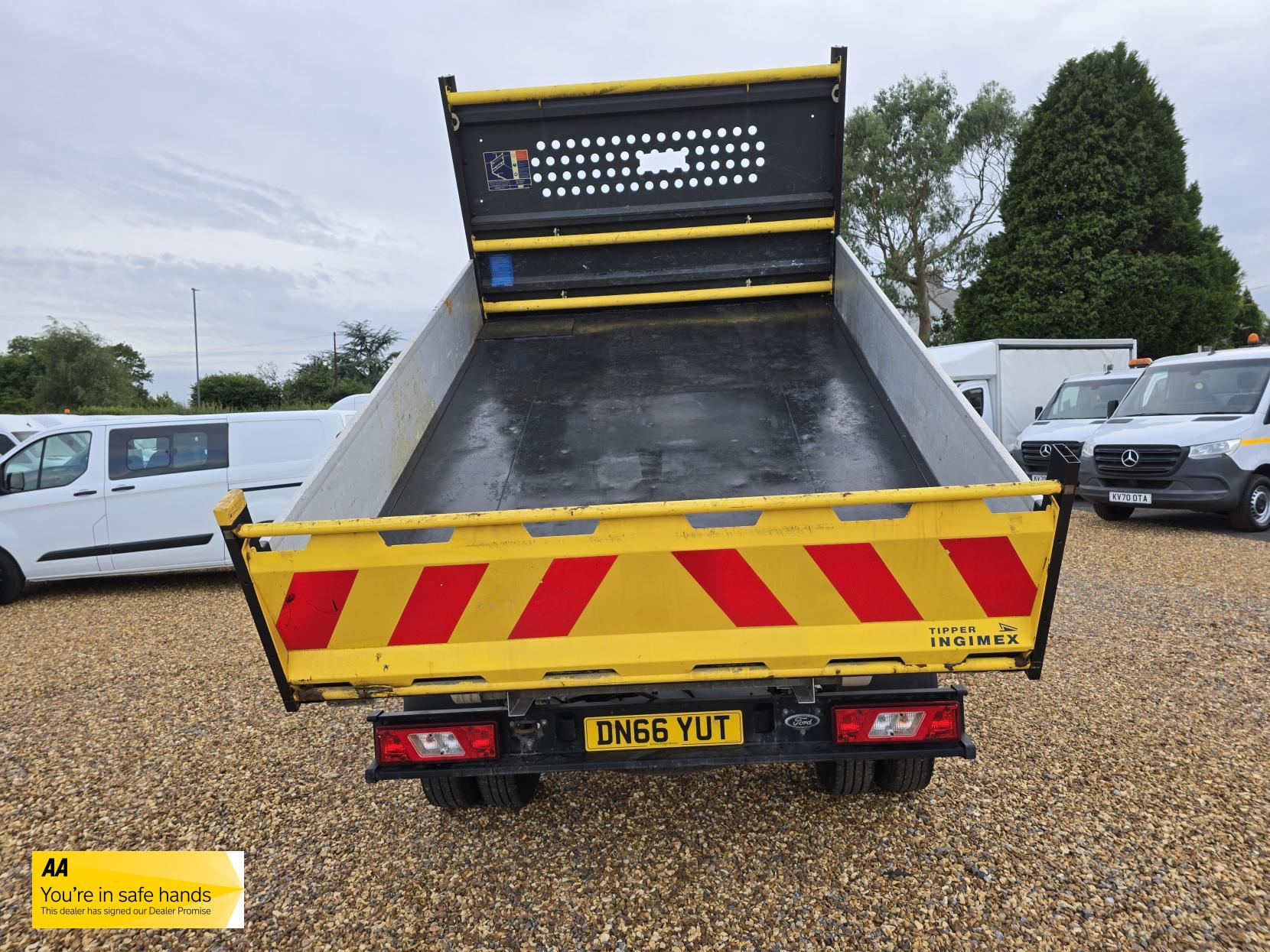 Ford Transit 2.2 TDCi 350 1-Way Tipper 2dr Diesel Manual RWD L2 Euro 5 (s/s) (1-Stop) (125 ps)