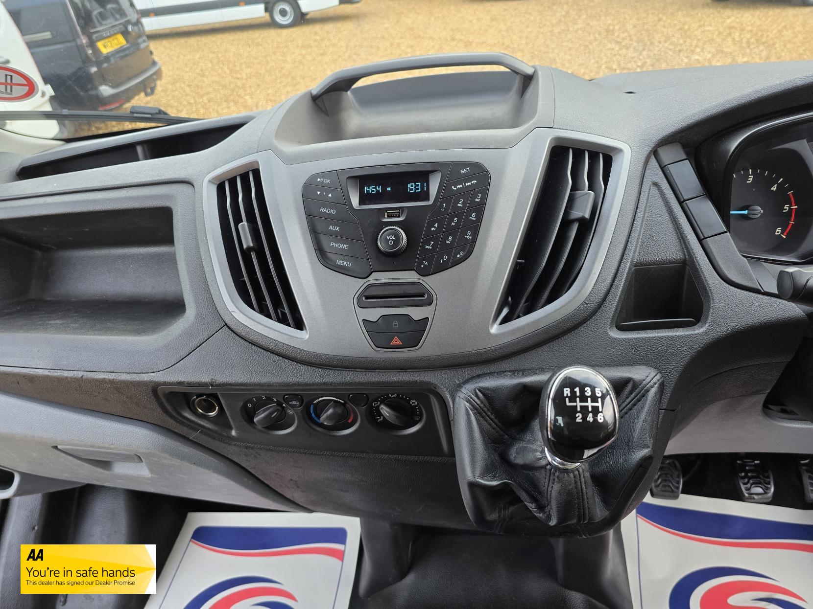 Ford Transit 2.2 TDCi 350 1-Way Tipper 2dr Diesel Manual RWD L2 Euro 5 (s/s) (1-Stop) (125 ps)