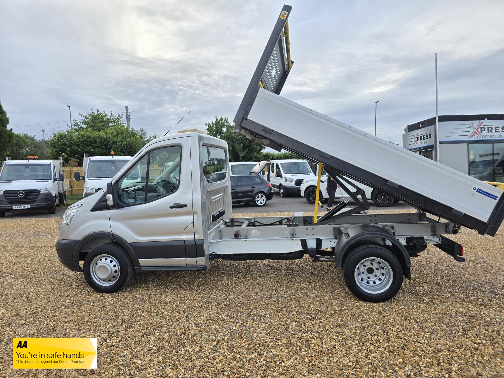Ford Transit 2.2 TDCi 350 1-Way Tipper 2dr Diesel Manual RWD L2 Euro 5 (s/s) (1-Stop) (125 ps)