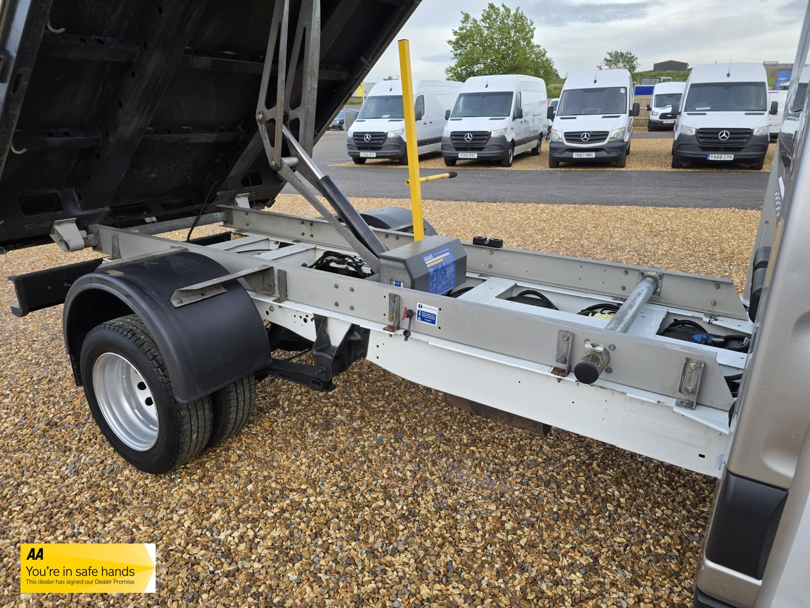 Ford Transit 2.2 TDCi 350 1-Way Tipper 2dr Diesel Manual RWD L2 Euro 5 (s/s) (1-Stop) (125 ps)