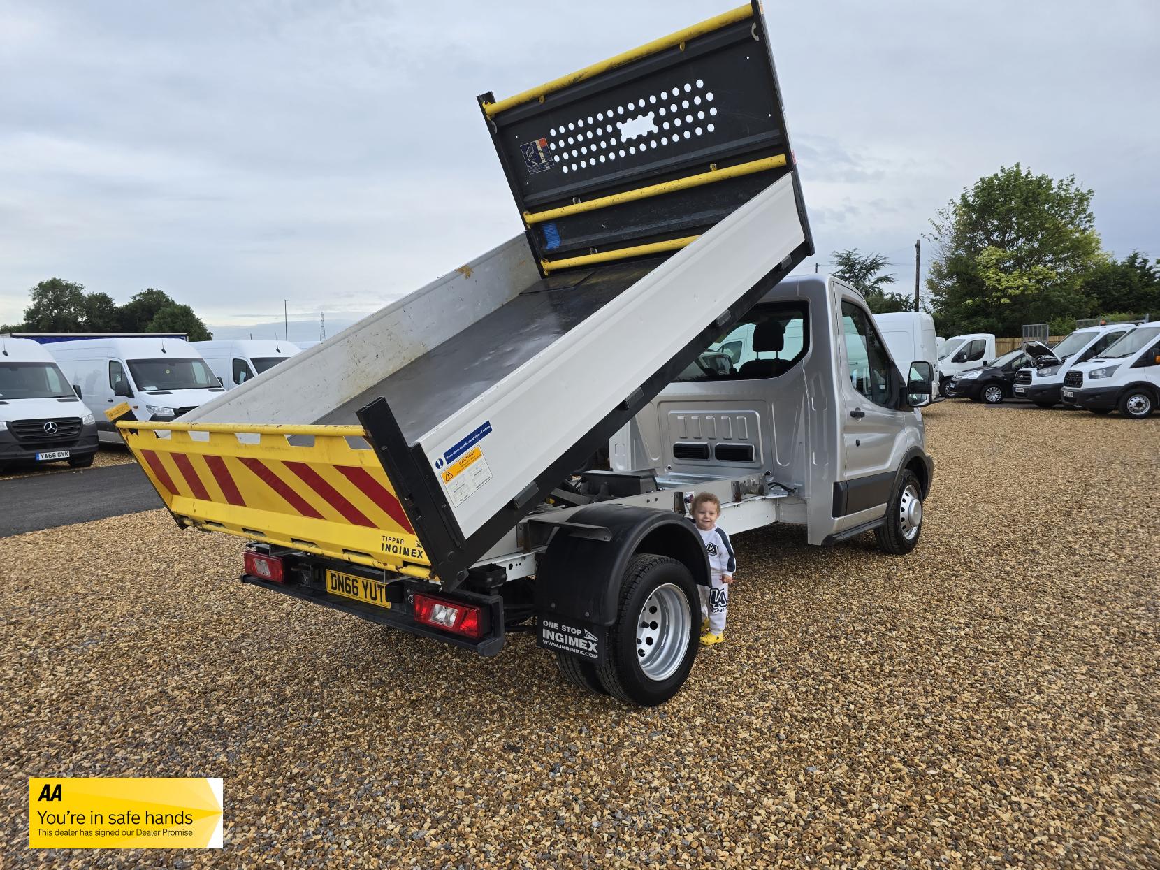 Ford Transit 2.2 TDCi 350 1-Way Tipper 2dr Diesel Manual RWD L2 Euro 5 (s/s) (1-Stop) (125 ps)