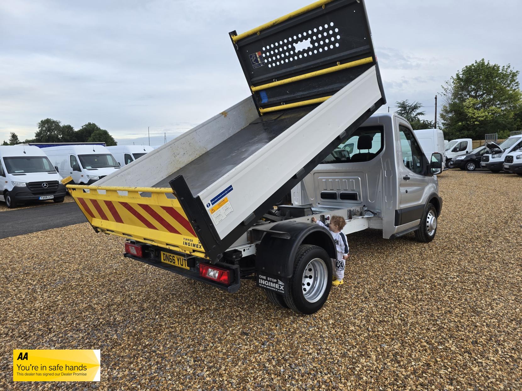 Ford Transit 2.2 TDCi 350 1-Way Tipper 2dr Diesel Manual RWD L2 Euro 5 (s/s) (1-Stop) (125 ps)