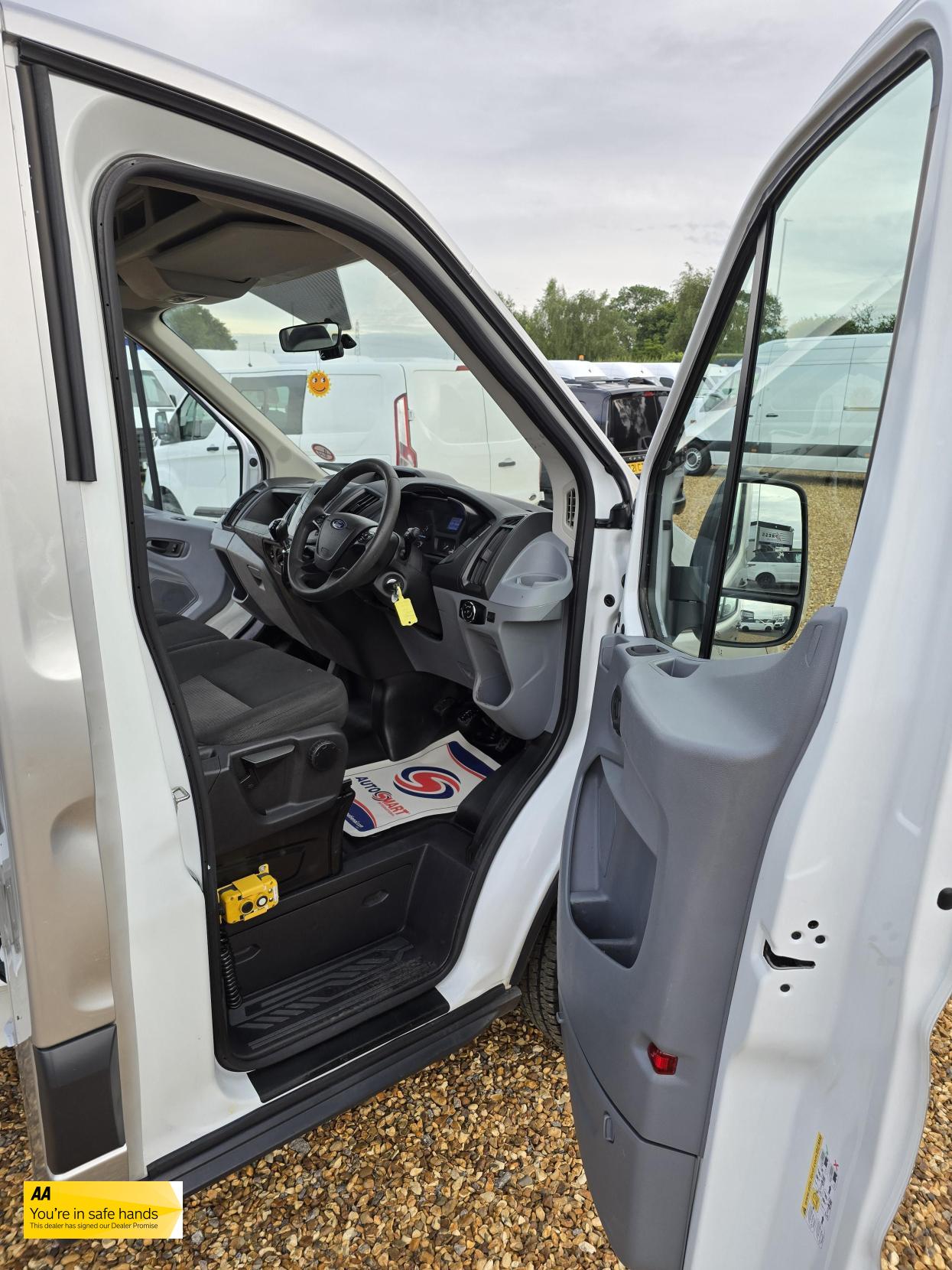 Ford Transit 2.2 TDCi 350 1-Way Tipper 2dr Diesel Manual RWD L2 Euro 5 (s/s) (1-Stop) (125 ps)
