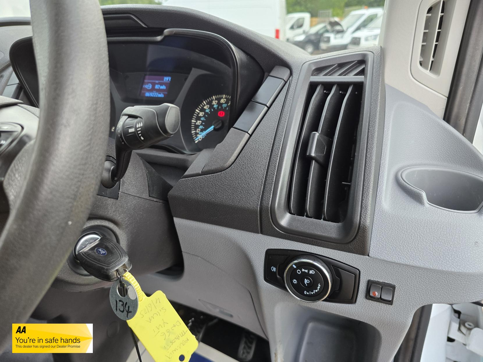 Ford Transit 2.2 TDCi 350 1-Way Tipper 2dr Diesel Manual RWD L2 Euro 5 (s/s) (1-Stop) (125 ps)
