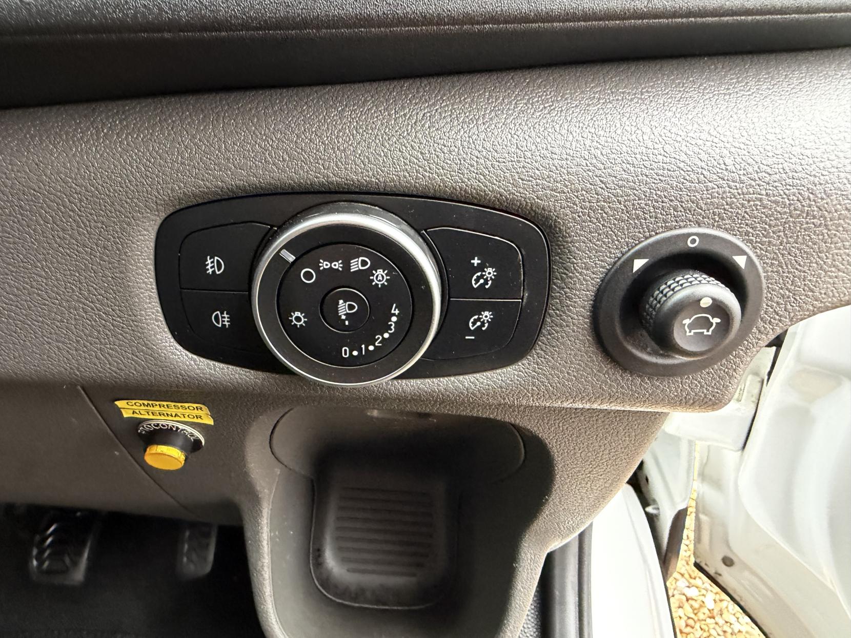 Ford Transit 2.0 350 EcoBlue Leader Panel Van 5dr Diesel Manual RWD L2 H3 Euro 6 (s/s) (130 ps)
