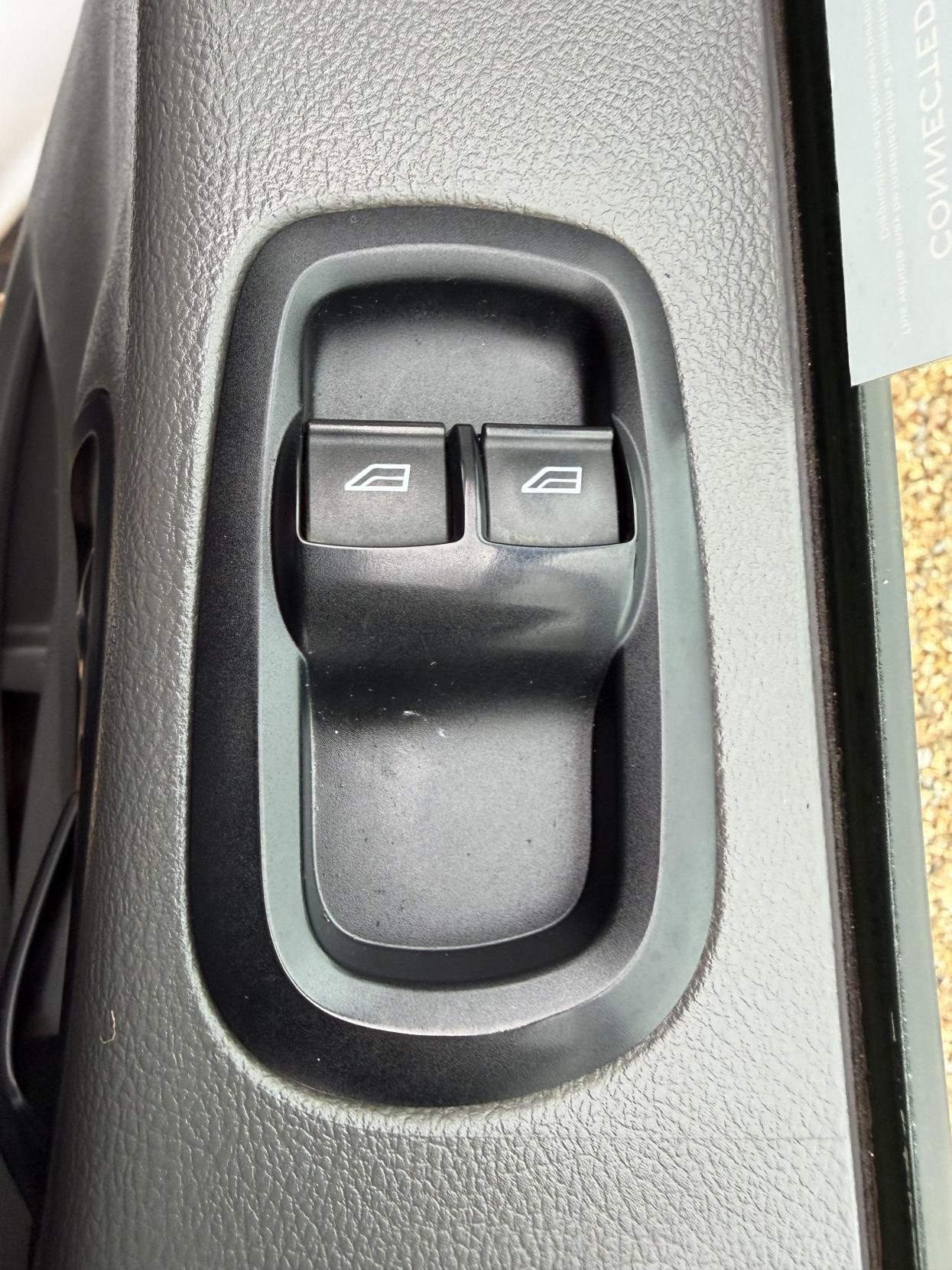 Ford Transit 2.0 350 EcoBlue Leader Panel Van 5dr Diesel Manual RWD L2 H3 Euro 6 (s/s) (130 ps)