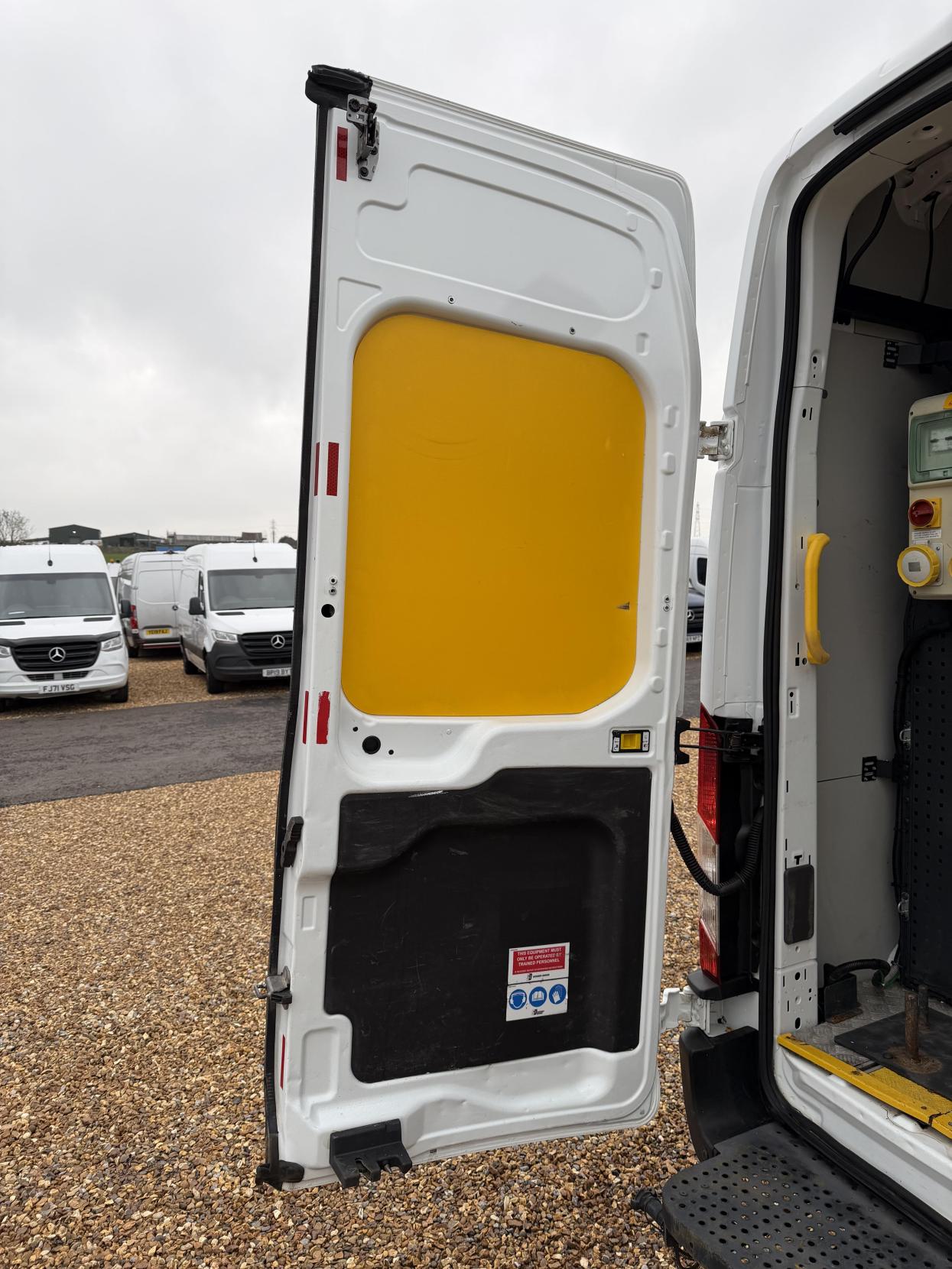 Ford Transit 2.0 350 EcoBlue Leader Panel Van 5dr Diesel Manual RWD L2 H3 Euro 6 (s/s) (130 ps)