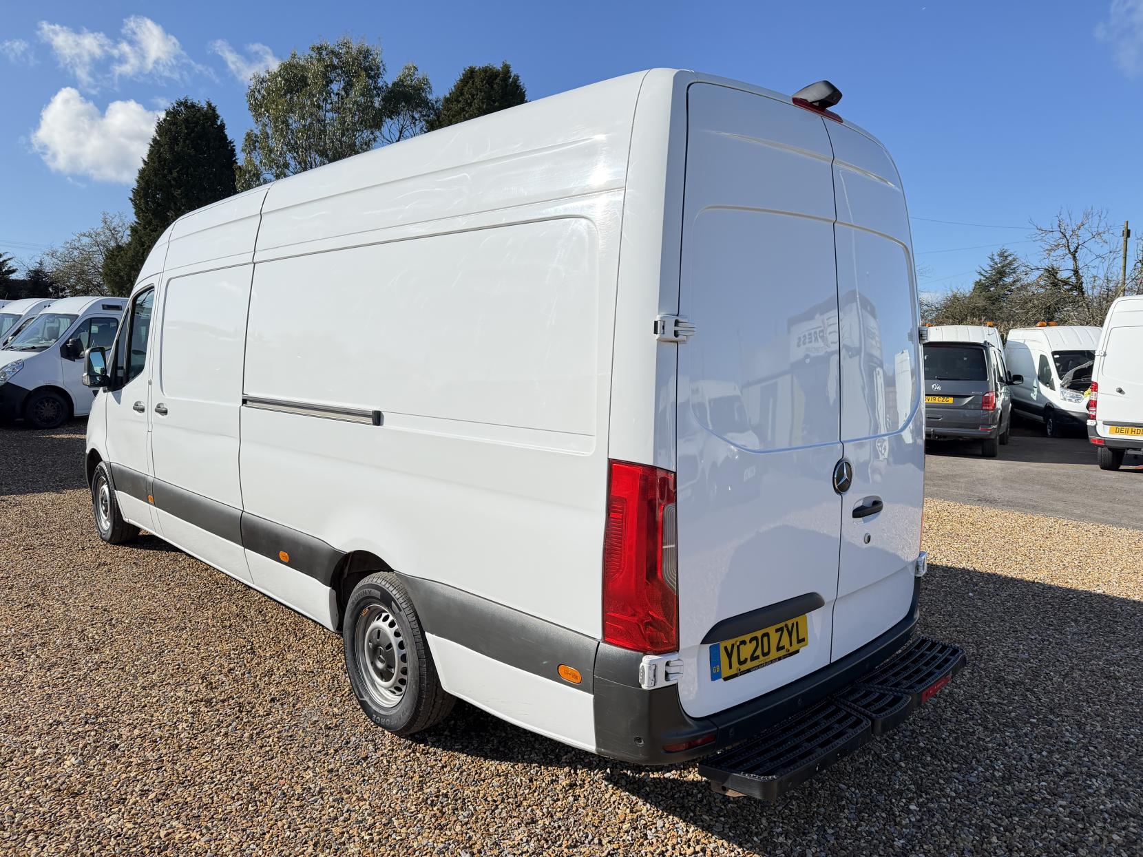 Mercedes-Benz Sprinter 2.1 314 CDI Panel Van 5dr Diesel Manual RWD L3 H2 Euro 6 (143 ps)