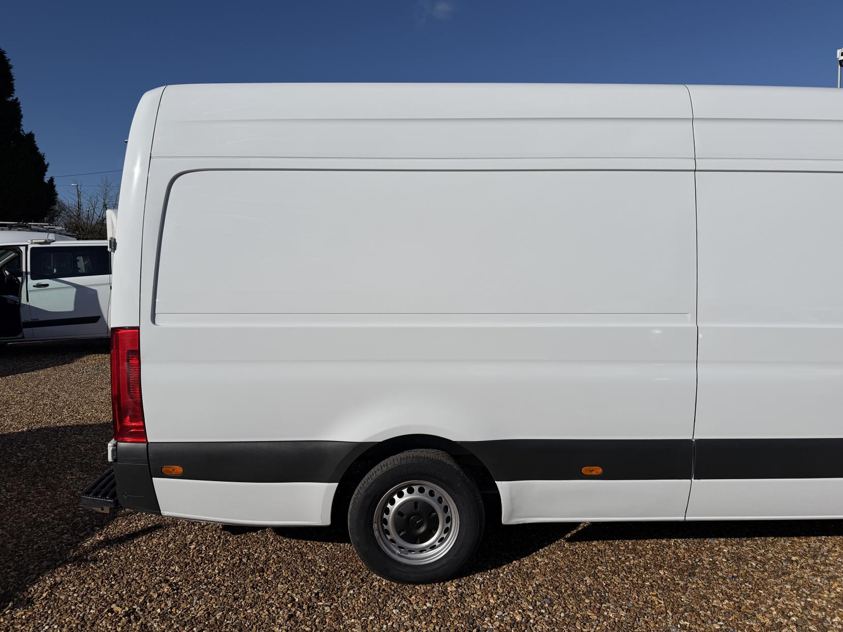 Mercedes-Benz Sprinter 2.1 314 CDI Panel Van 5dr Diesel Manual RWD L3 H2 Euro 6 (143 ps)