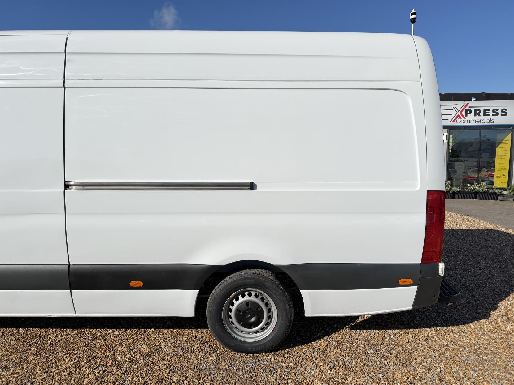 Mercedes-Benz Sprinter 2.1 314 CDI Panel Van 5dr Diesel Manual RWD L3 H2 Euro 6 (143 ps)