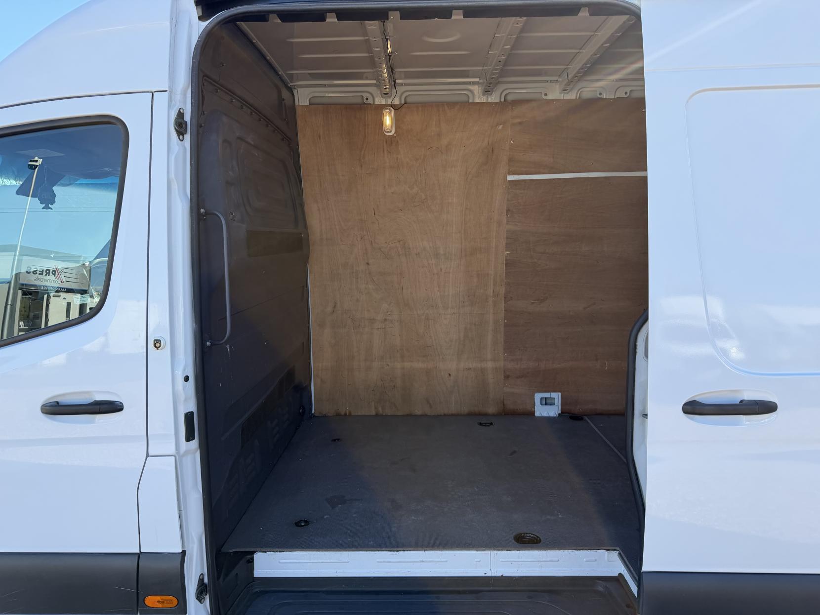 Mercedes-Benz Sprinter 2.1 314 CDI Panel Van 5dr Diesel Manual RWD L3 H2 Euro 6 (143 ps)