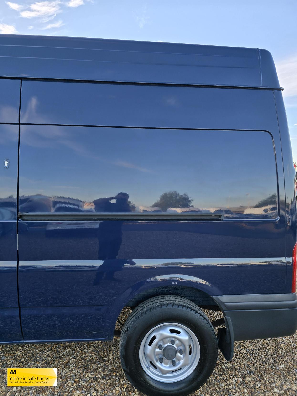 Ford Transit 2.2 TDCi 350 Panel Van 3dr Diesel Manual FWD L2 H3 (209 g/km, 123 bhp)