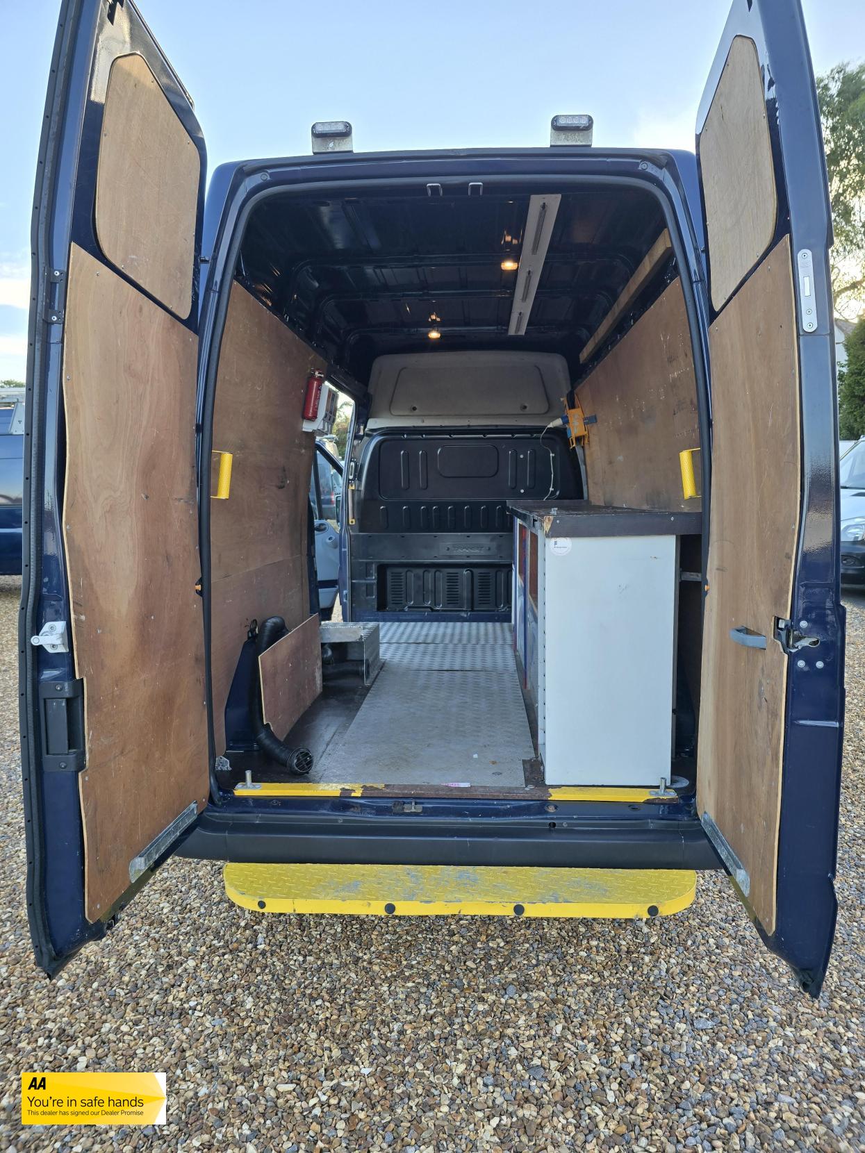 Ford Transit 2.2 TDCi 350 Panel Van 3dr Diesel Manual FWD L2 H3 (209 g/km, 123 bhp)