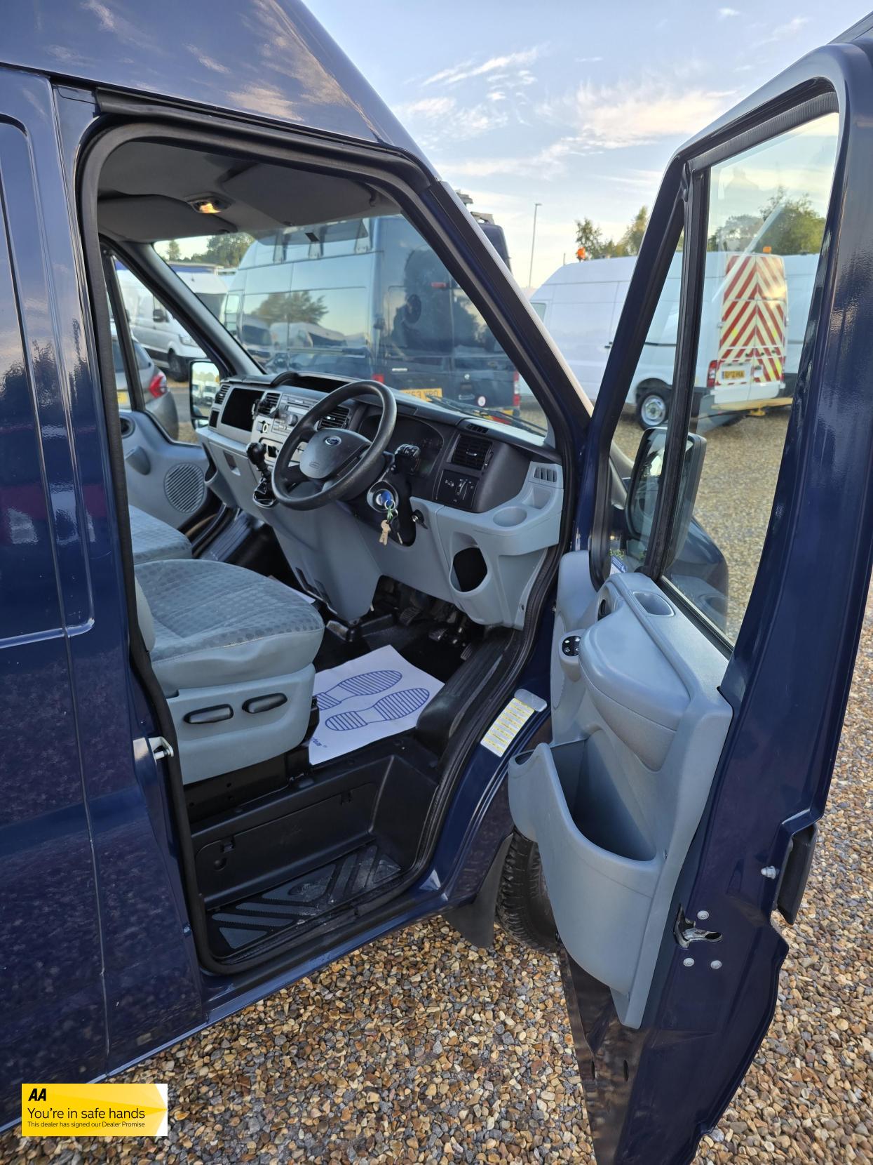 Ford Transit 2.2 TDCi 350 Panel Van 3dr Diesel Manual FWD L2 H3 (209 g/km, 123 bhp)