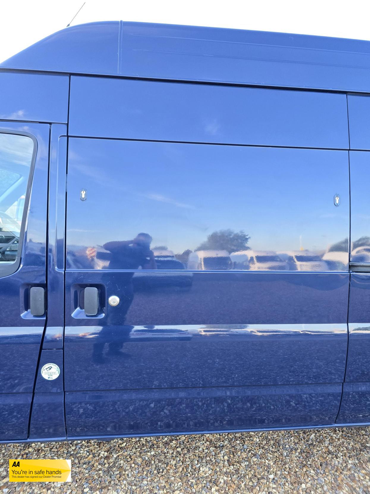 Ford Transit 2.2 TDCi 350 Panel Van 3dr Diesel Manual FWD L2 H3 (209 g/km, 123 bhp)