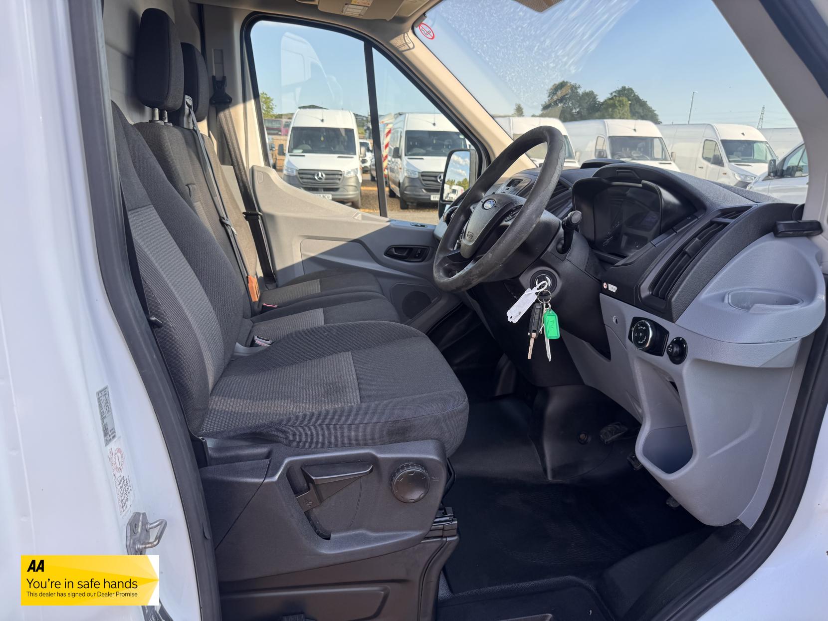 Ford Transit 2.2 TDCi 350 Panel Van 5dr Diesel Manual RWD L2 H3 Euro 5 (125 ps)