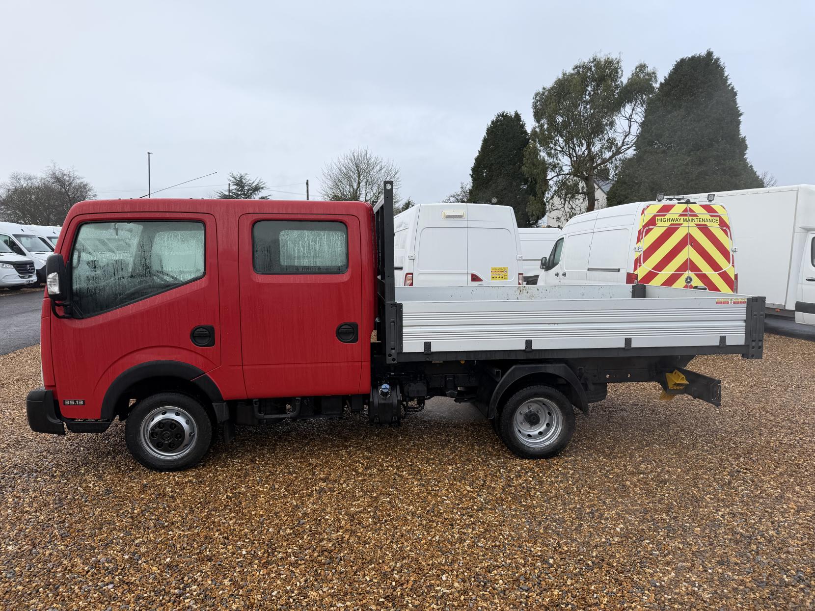 Nissan NT400 Cabstar 3.0 dCi 35.13 Tipper Double Cab 4dr Diesel Manual L2 Euro 6 (130 ps)