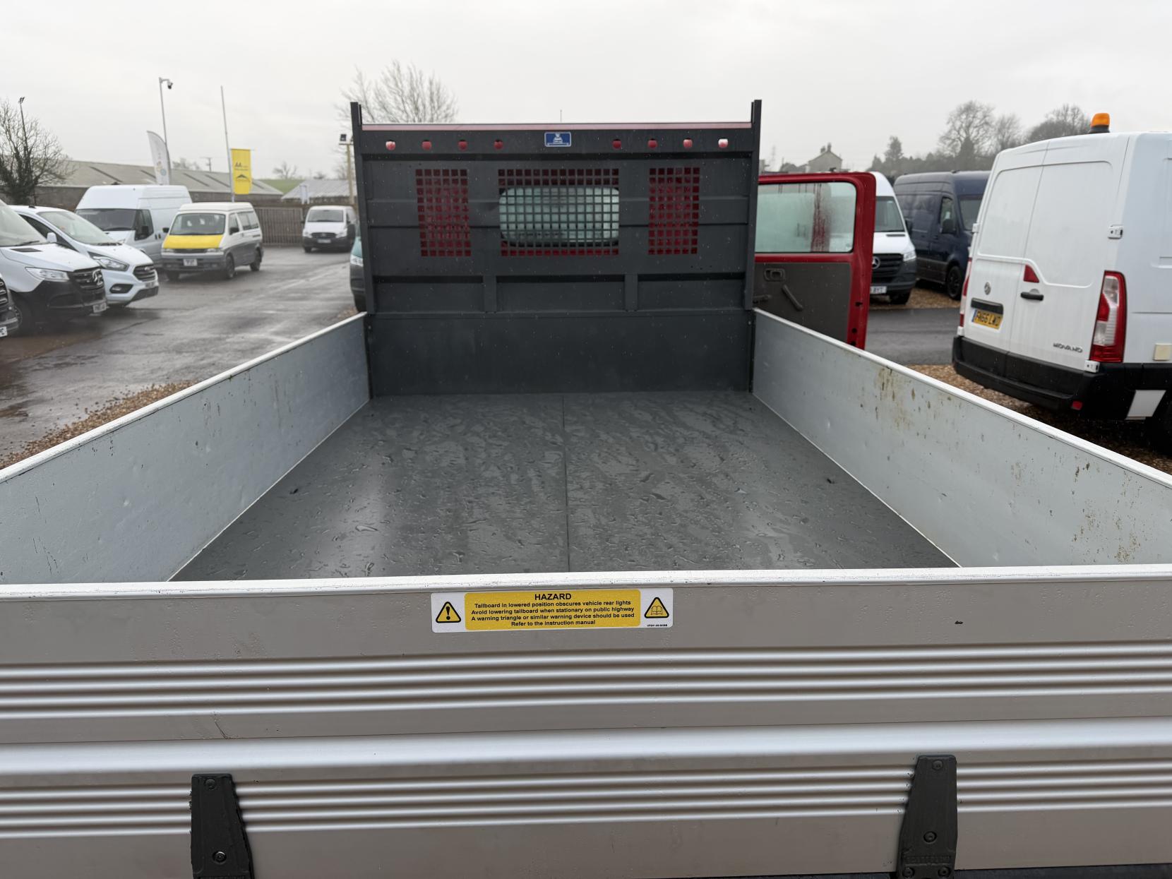 Nissan NT400 Cabstar 3.0 dCi 35.13 Tipper Double Cab 4dr Diesel Manual L2 Euro 6 (130 ps)