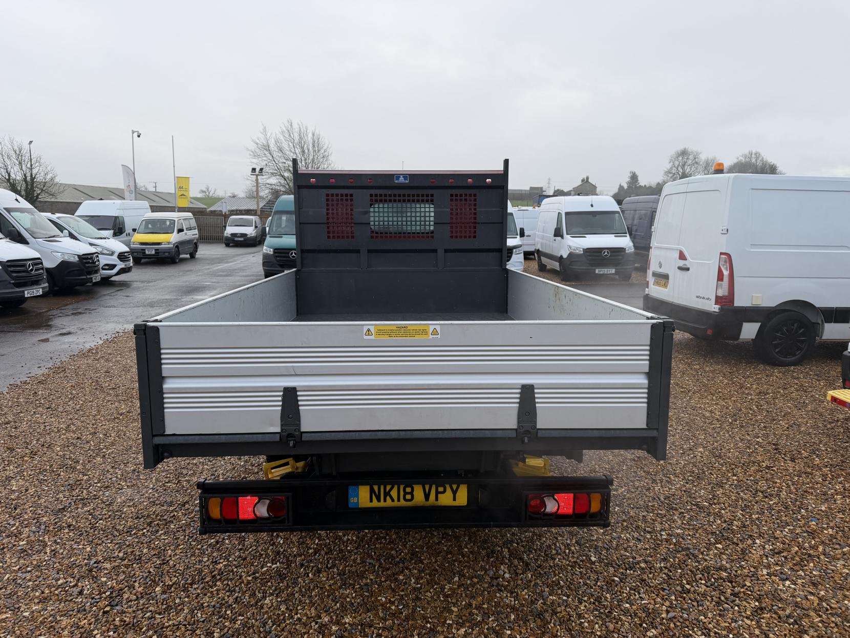 Nissan NT400 Cabstar 3.0 dCi 35.13 Tipper Double Cab 4dr Diesel Manual L2 Euro 6 (130 ps)