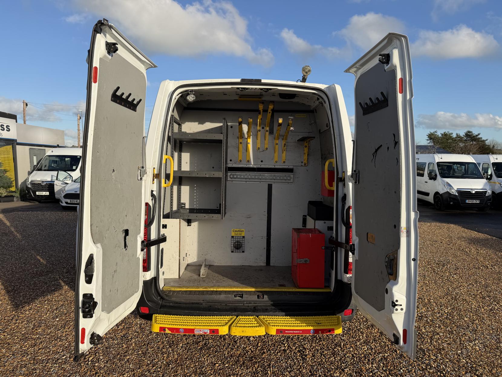 Vauxhall Movano 2.3 CDTi 3500 Panel Van 5dr Diesel Manual FWD L2 H2 Euro 6 (130 ps)