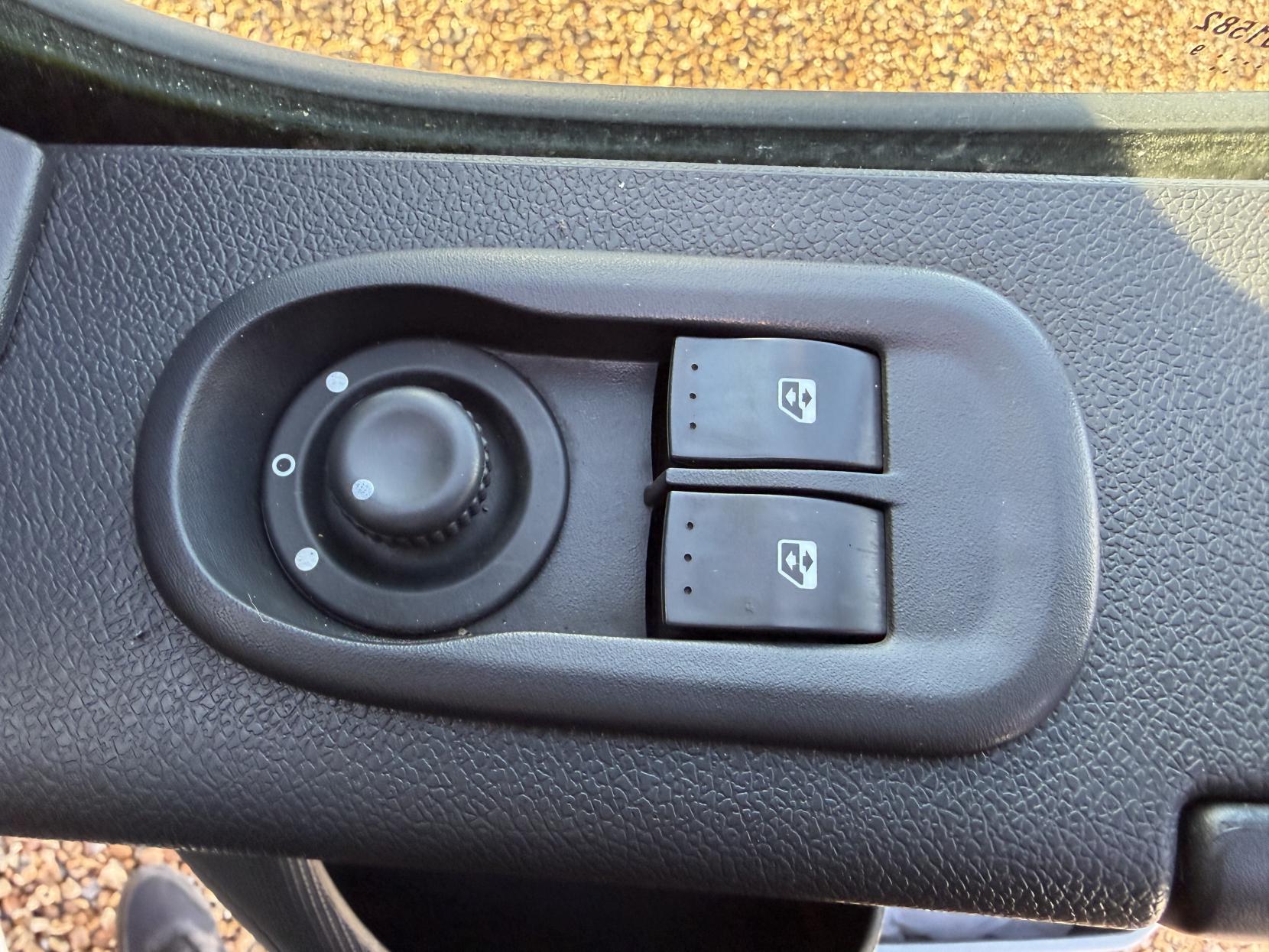 Vauxhall Movano 2.3 CDTi 3500 Panel Van 5dr Diesel Manual FWD L2 H2 Euro 6 (130 ps)