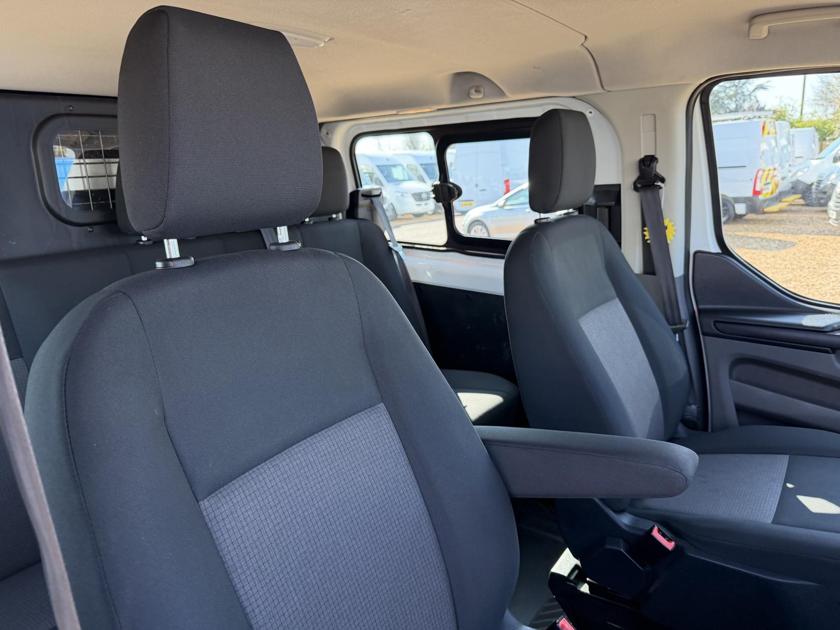 Ford Transit Custom 2.0 280 EcoBlue Leader Crew Van Double Cab 5dr Diesel Manual L1 H1 Euro 6 (s/s) (105 ps)