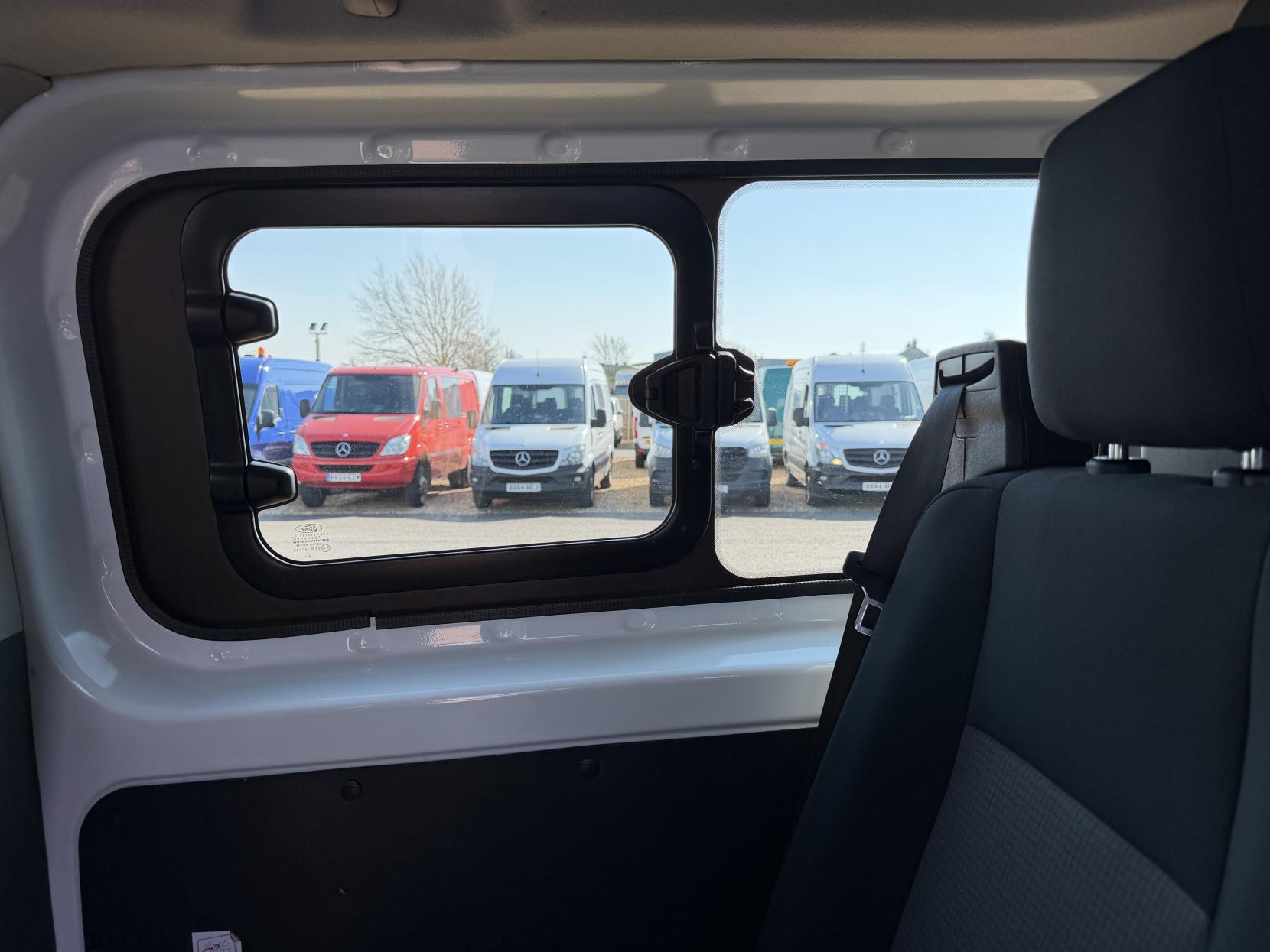 Ford Transit Custom 2.0 280 EcoBlue Leader Crew Van Double Cab 5dr Diesel Manual L1 H1 Euro 6 (s/s) (105 ps)