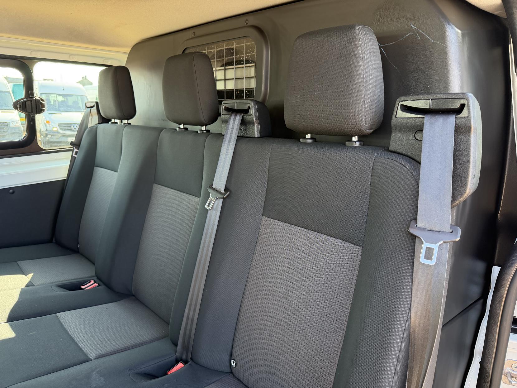 Ford Transit Custom 2.0 280 EcoBlue Leader Crew Van Double Cab 5dr Diesel Manual L1 H1 Euro 6 (s/s) (105 ps)