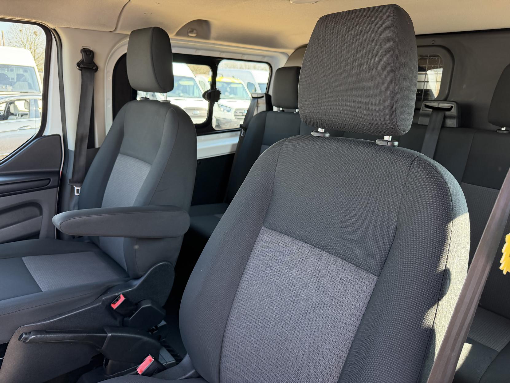 Ford Transit Custom 2.0 280 EcoBlue Leader Crew Van Double Cab 5dr Diesel Manual L1 H1 Euro 6 (s/s) (105 ps)