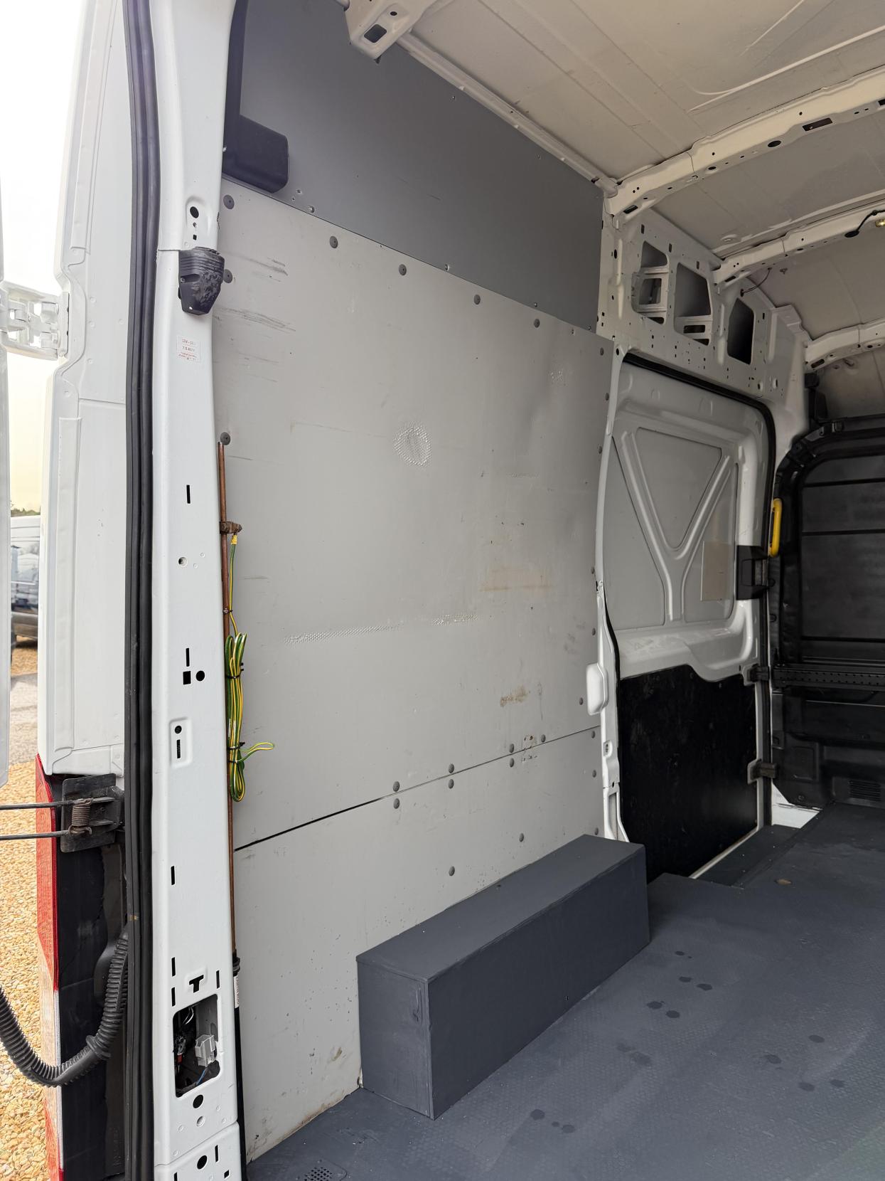 Ford Transit 2.2 TDCi 350 Panel Van 5dr Diesel Manual RWD L2 H3 Euro 5 (155 ps)