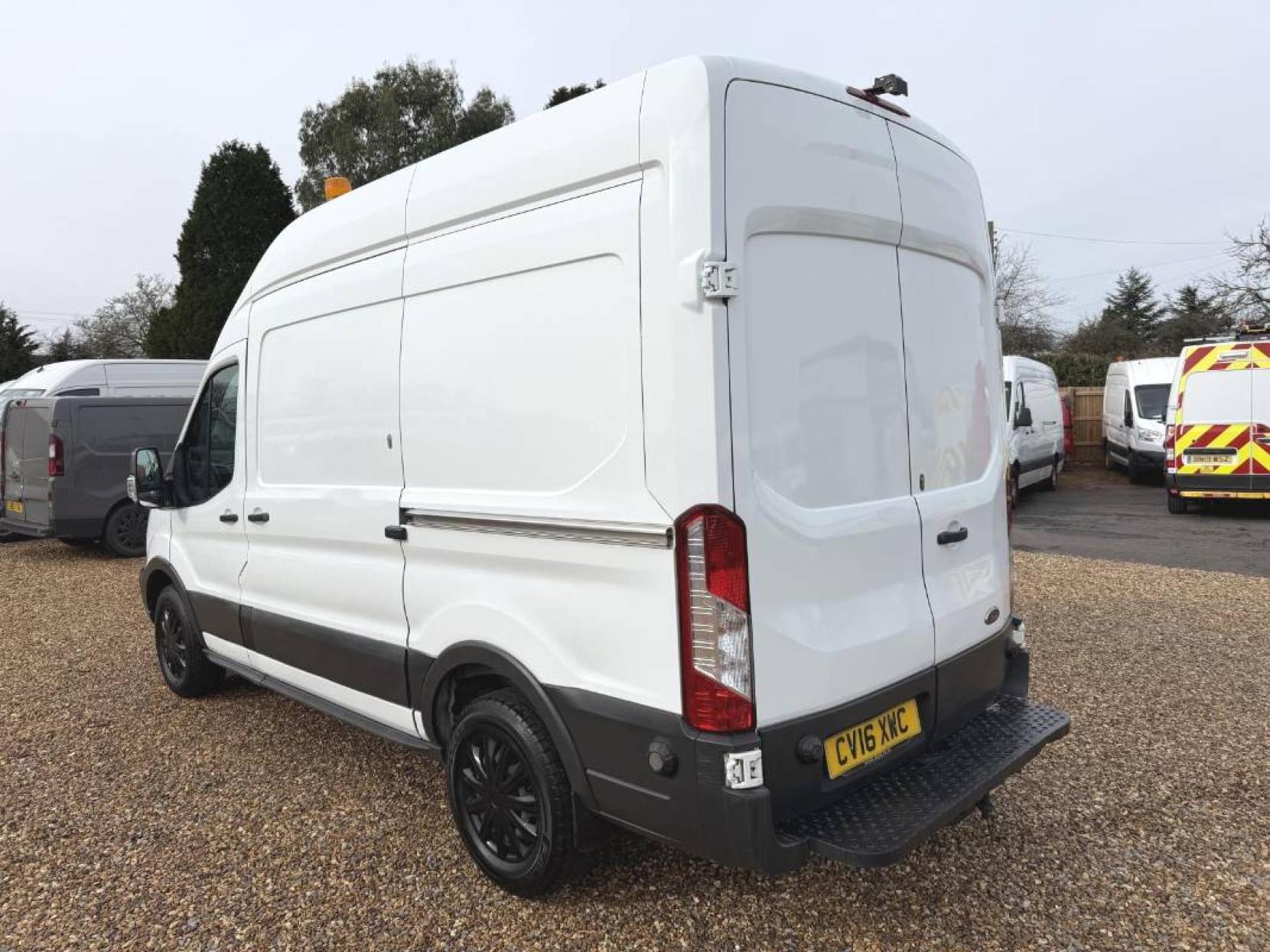 Ford Transit 2.2 TDCi 350 Panel Van 5dr Diesel Manual RWD L2 H3 Euro 5 (155 ps)