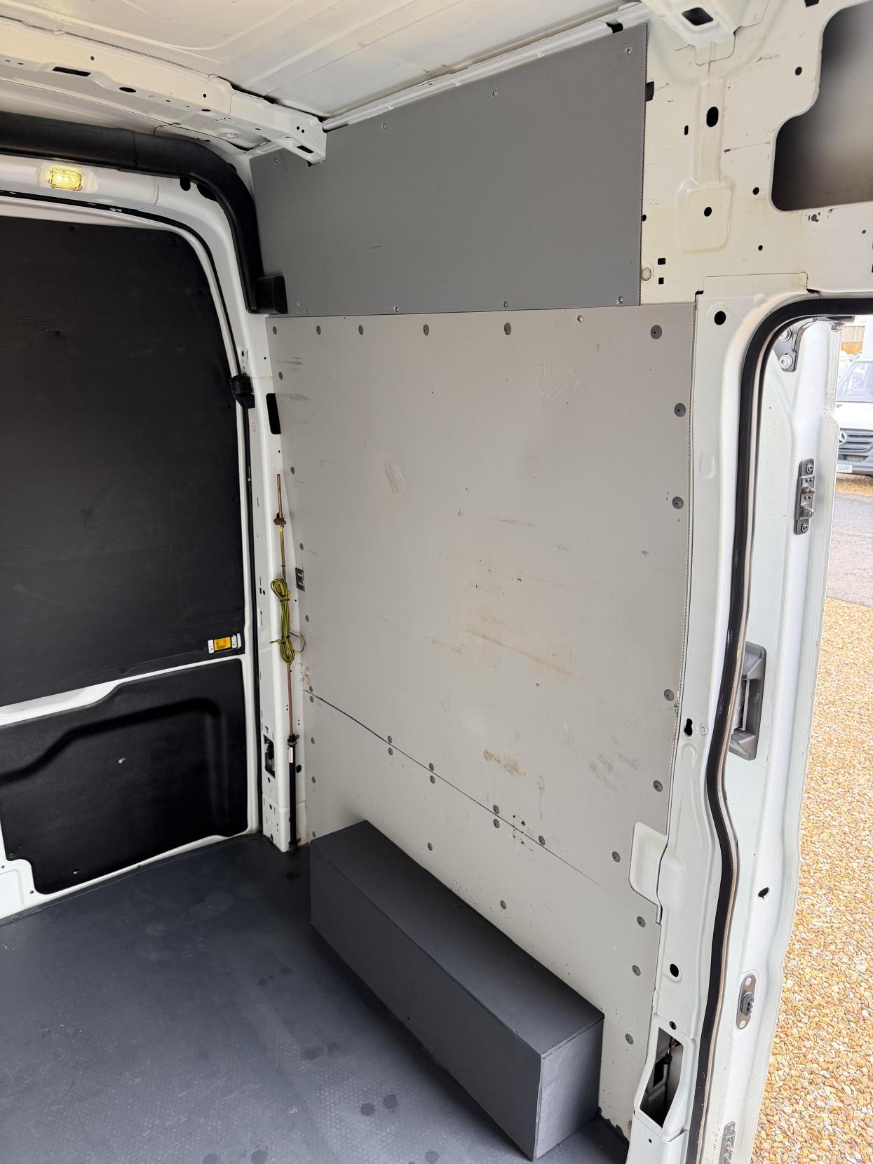 Ford Transit 2.2 TDCi 350 Panel Van 5dr Diesel Manual RWD L2 H3 Euro 5 (155 ps)