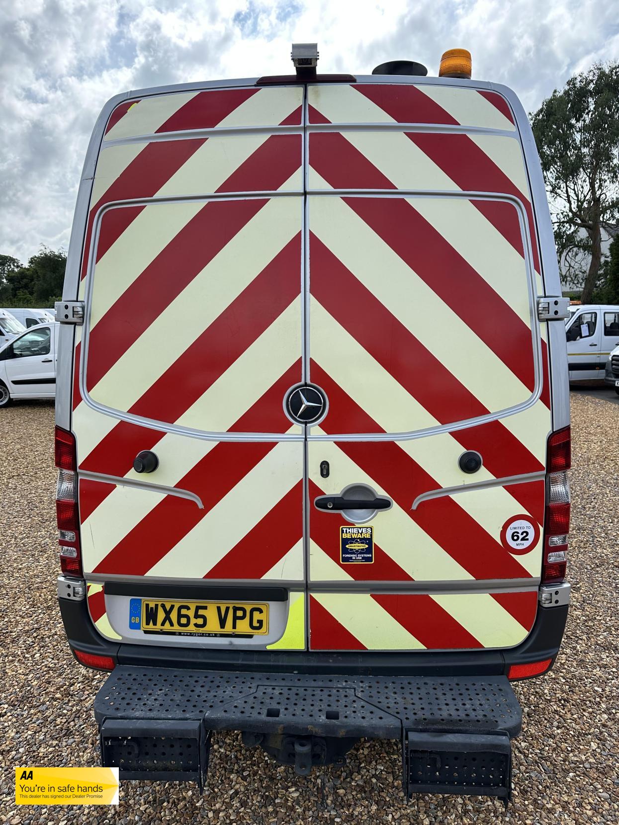 Mercedes-Benz Sprinter 2.1 313 CDi BlueEFFICIENCY Panel Van 4dr Diesel Manual RWD L1 H3 (211 g/km, 129 bhp)