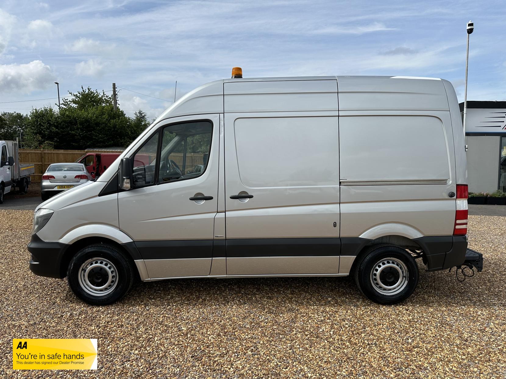 Mercedes-Benz Sprinter 2.1 313 CDi BlueEFFICIENCY Panel Van 4dr Diesel Manual RWD L1 H3 (211 g/km, 129 bhp)
